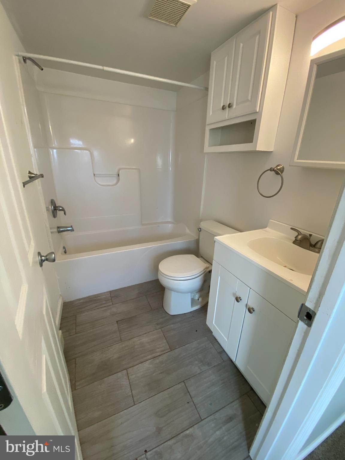 GLENWOOD FOREST - Residential Lease