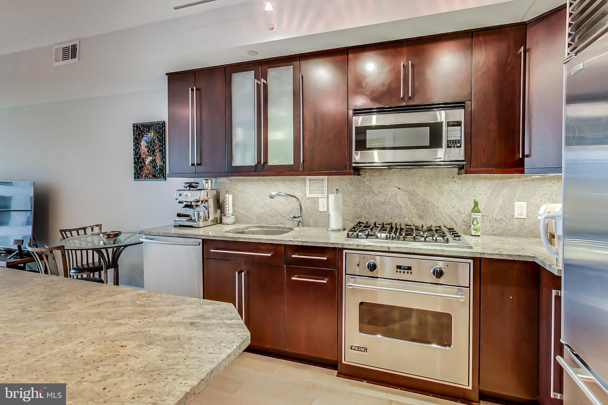 THE WATERVIEW - Residential