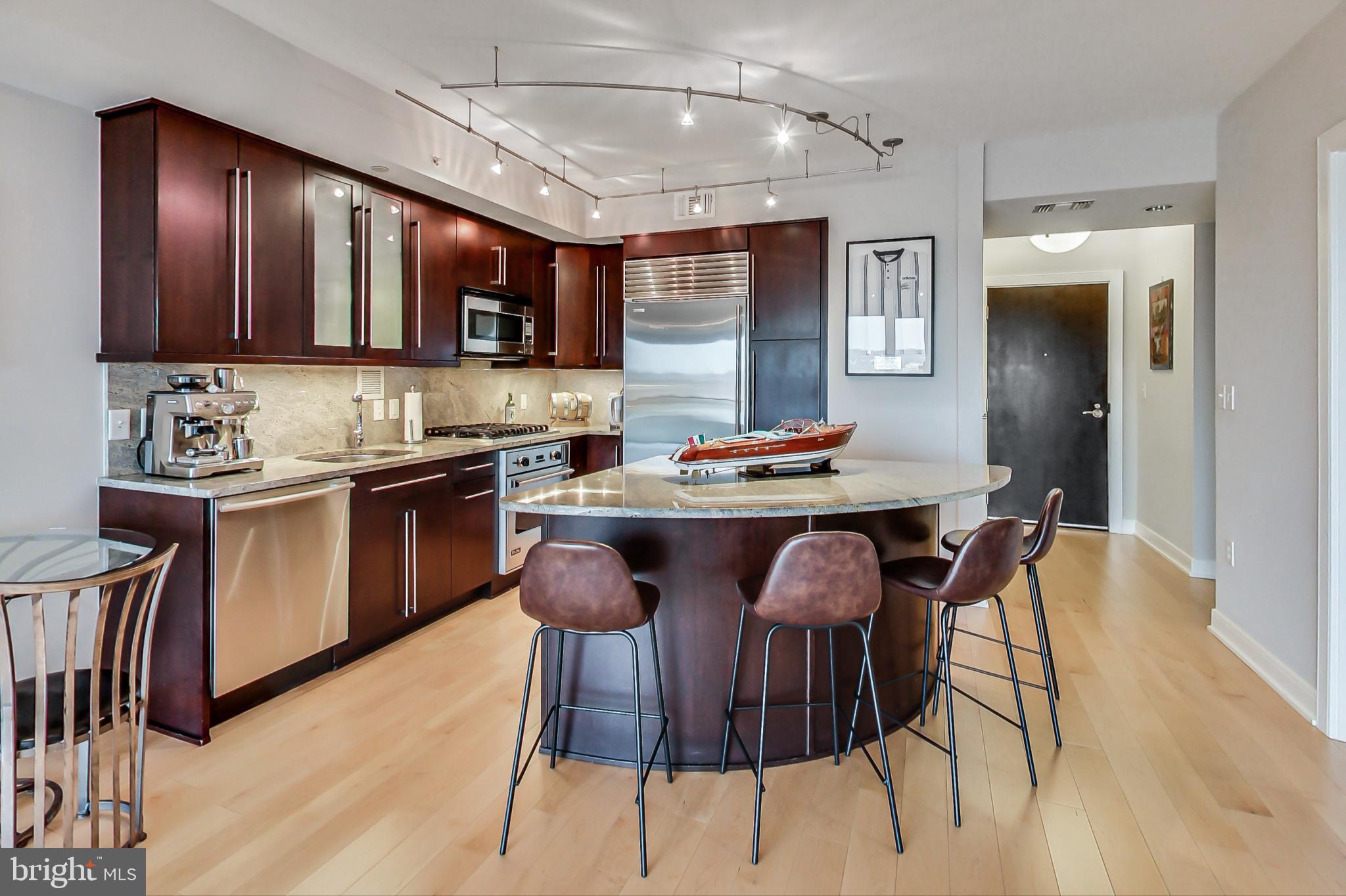 THE WATERVIEW - Residential