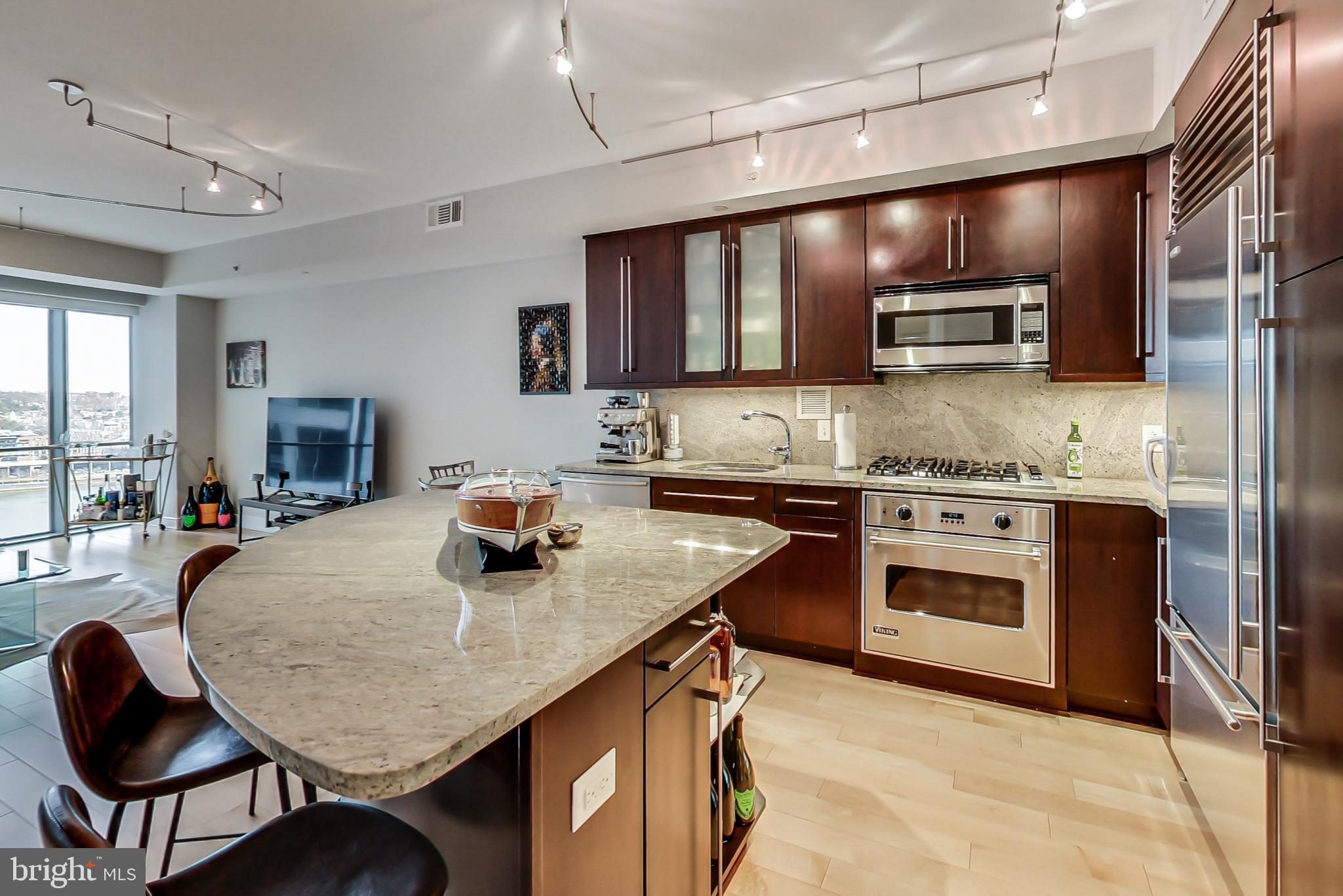 THE WATERVIEW - Residential