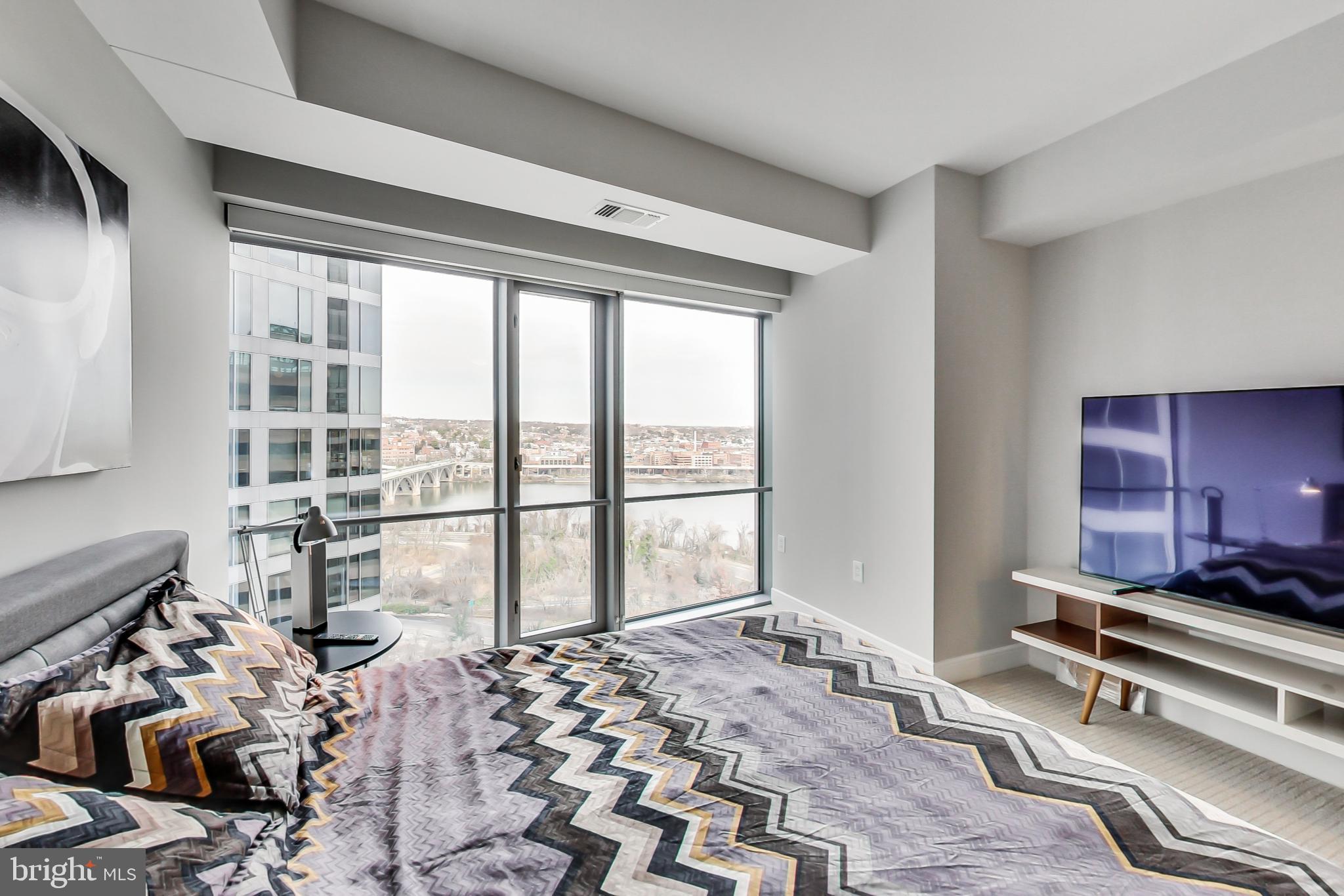 THE WATERVIEW - Residential