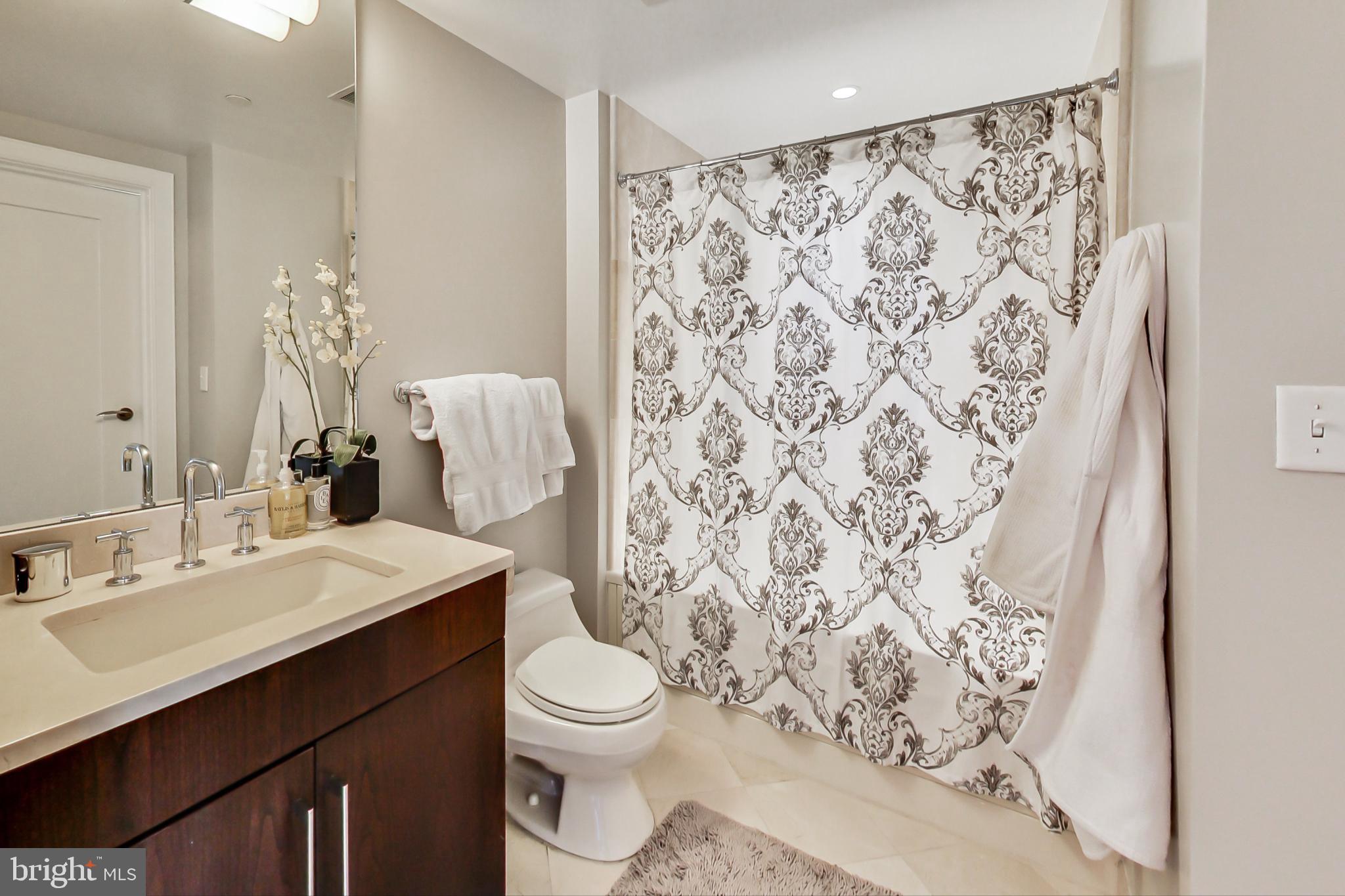 THE WATERVIEW - Residential