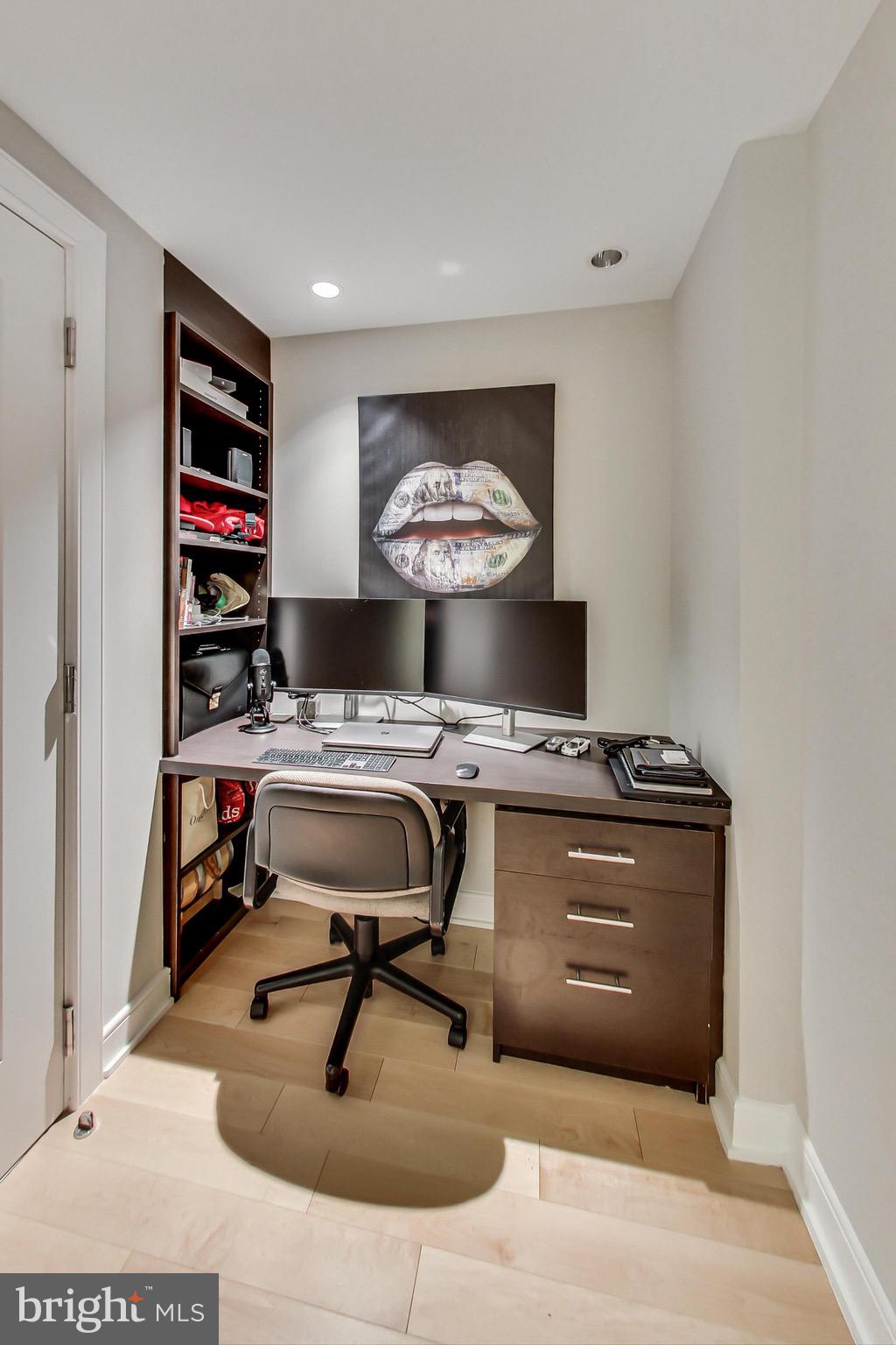 THE WATERVIEW - Residential