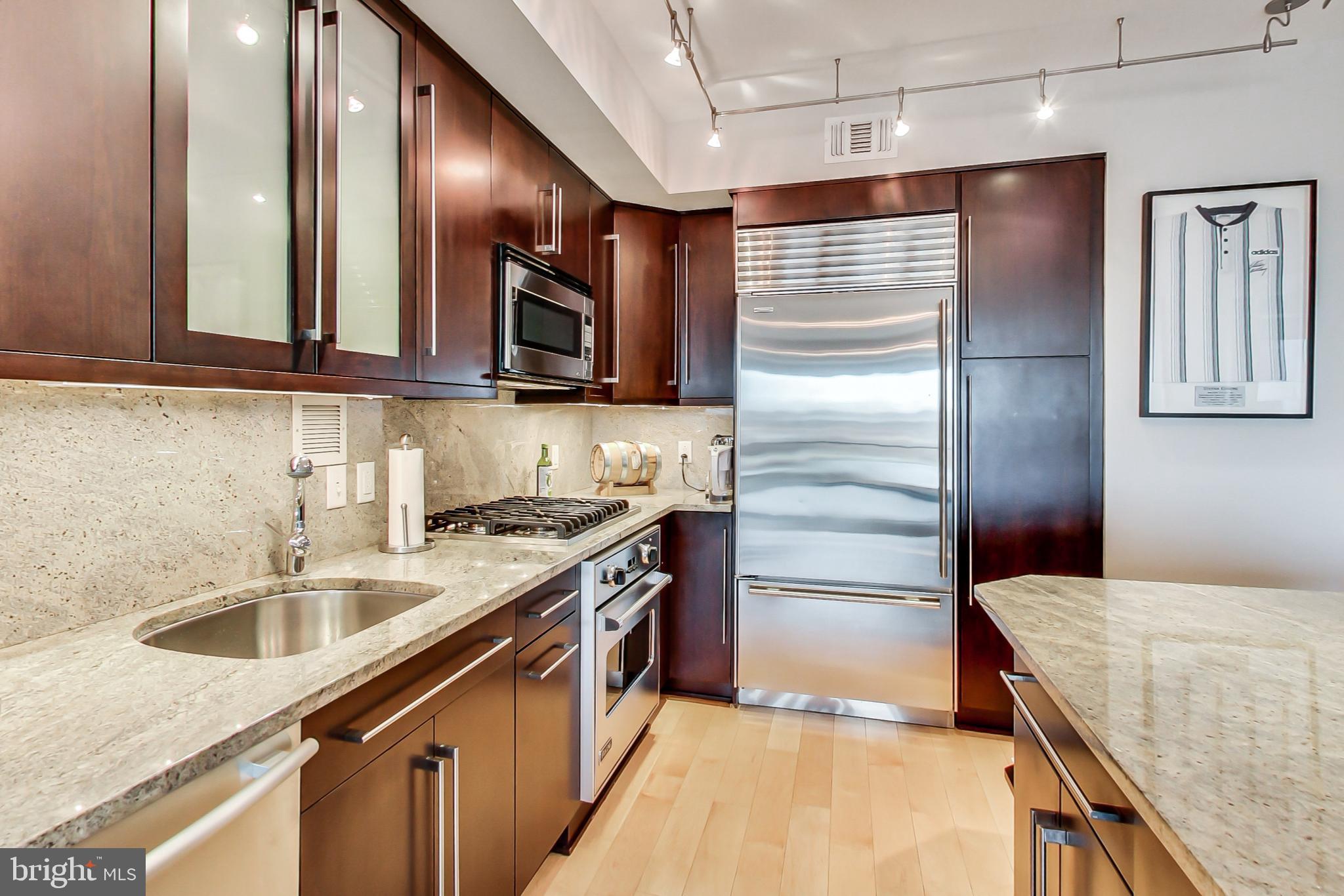 THE WATERVIEW - Residential