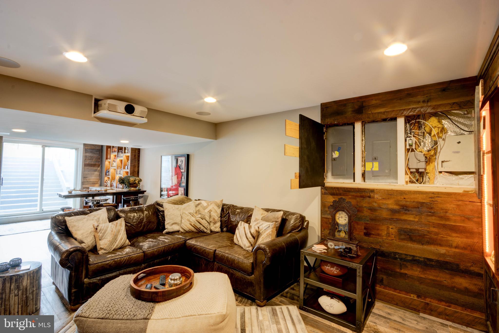 RIVER DOWNS - Residential