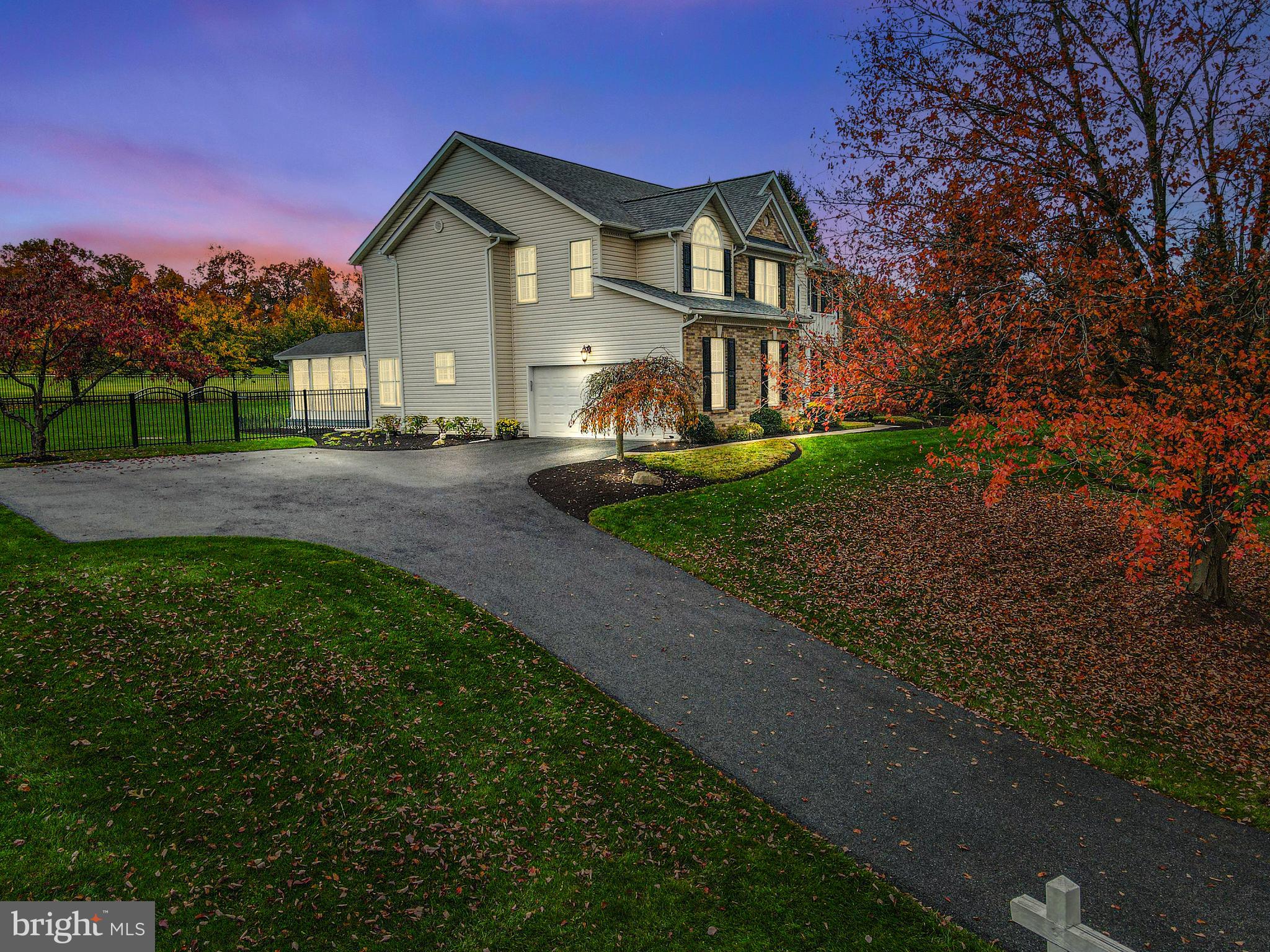 RIVER DOWNS - Residential