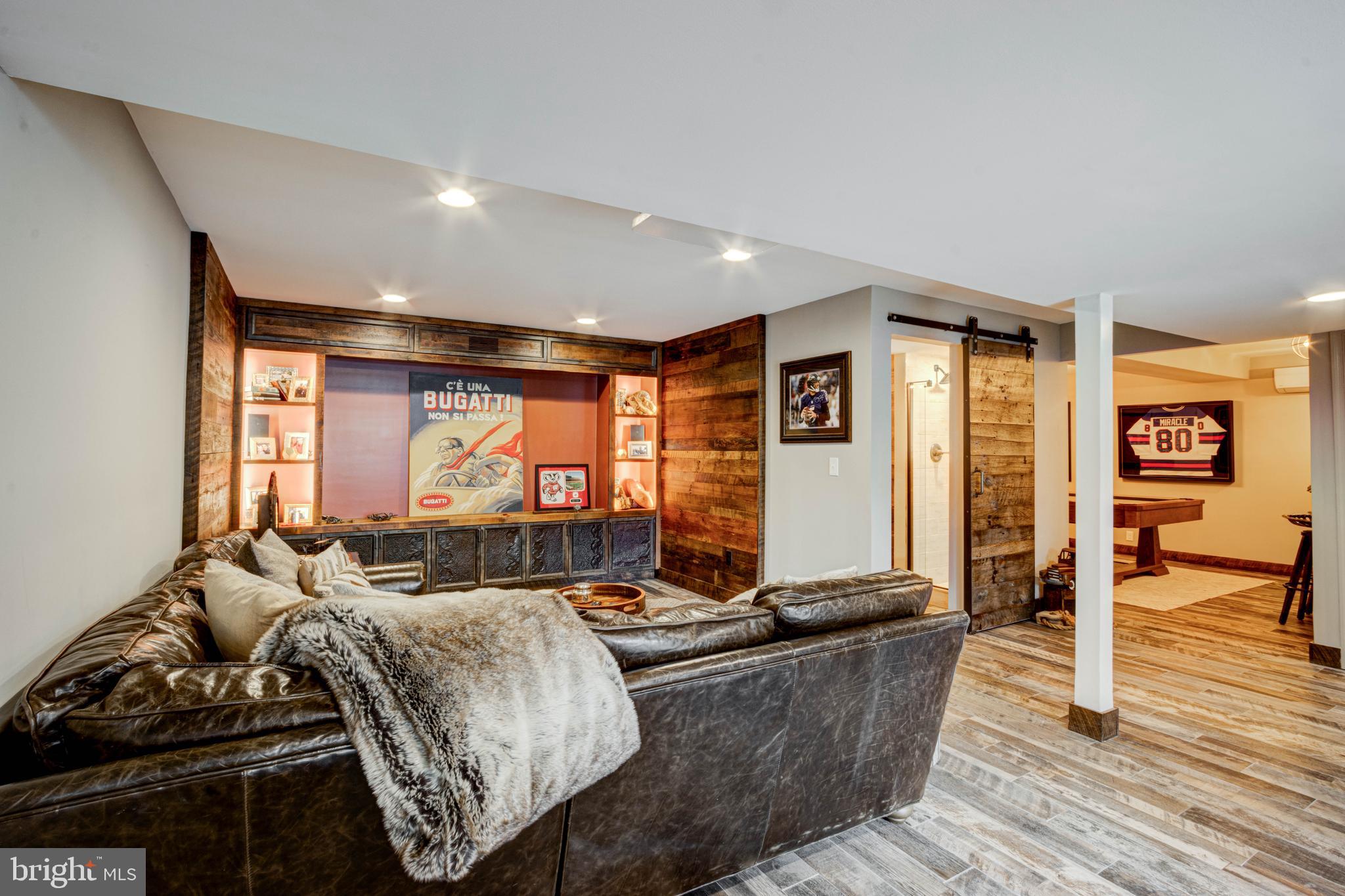 RIVER DOWNS - Residential