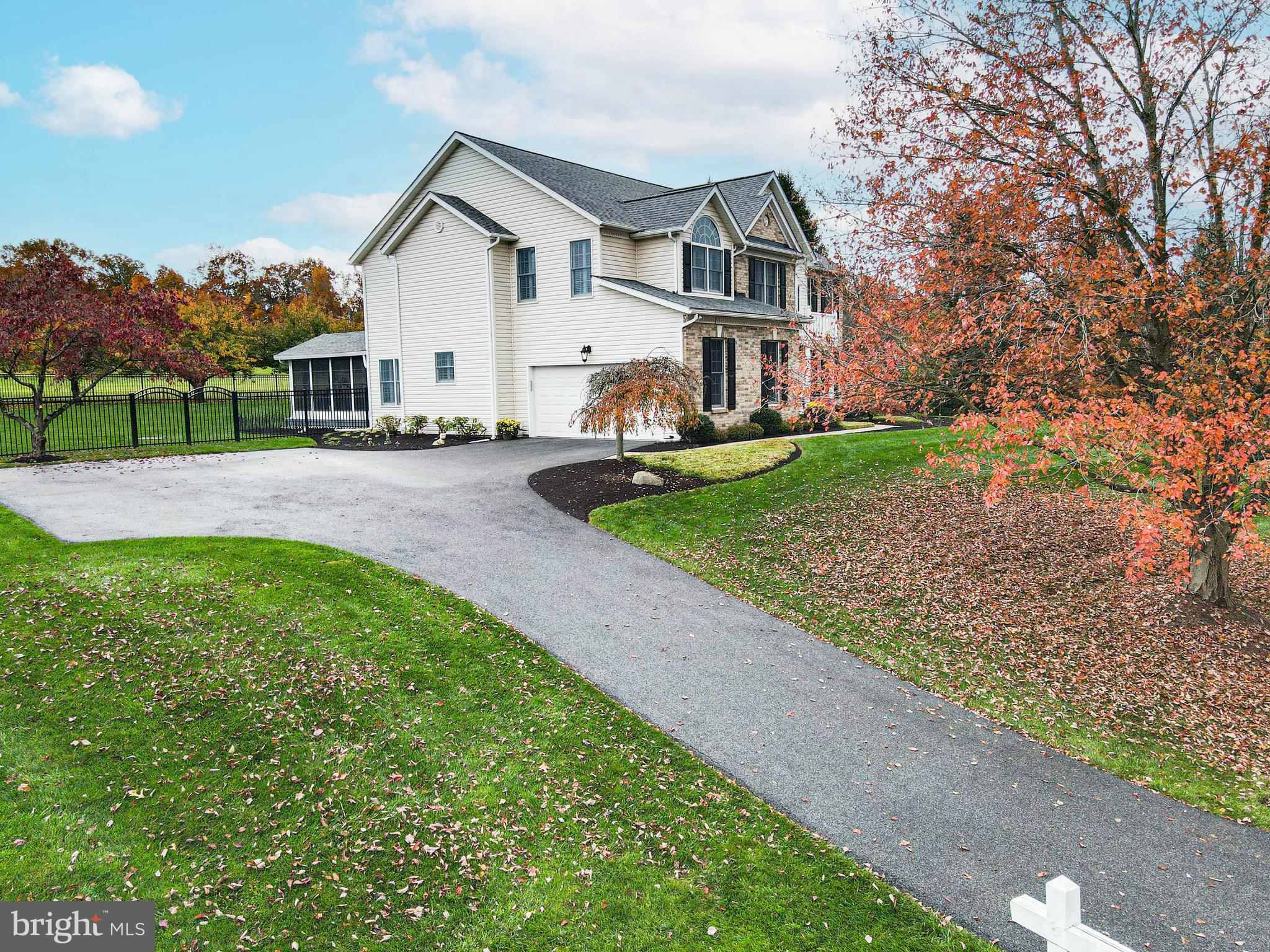 RIVER DOWNS - Residential