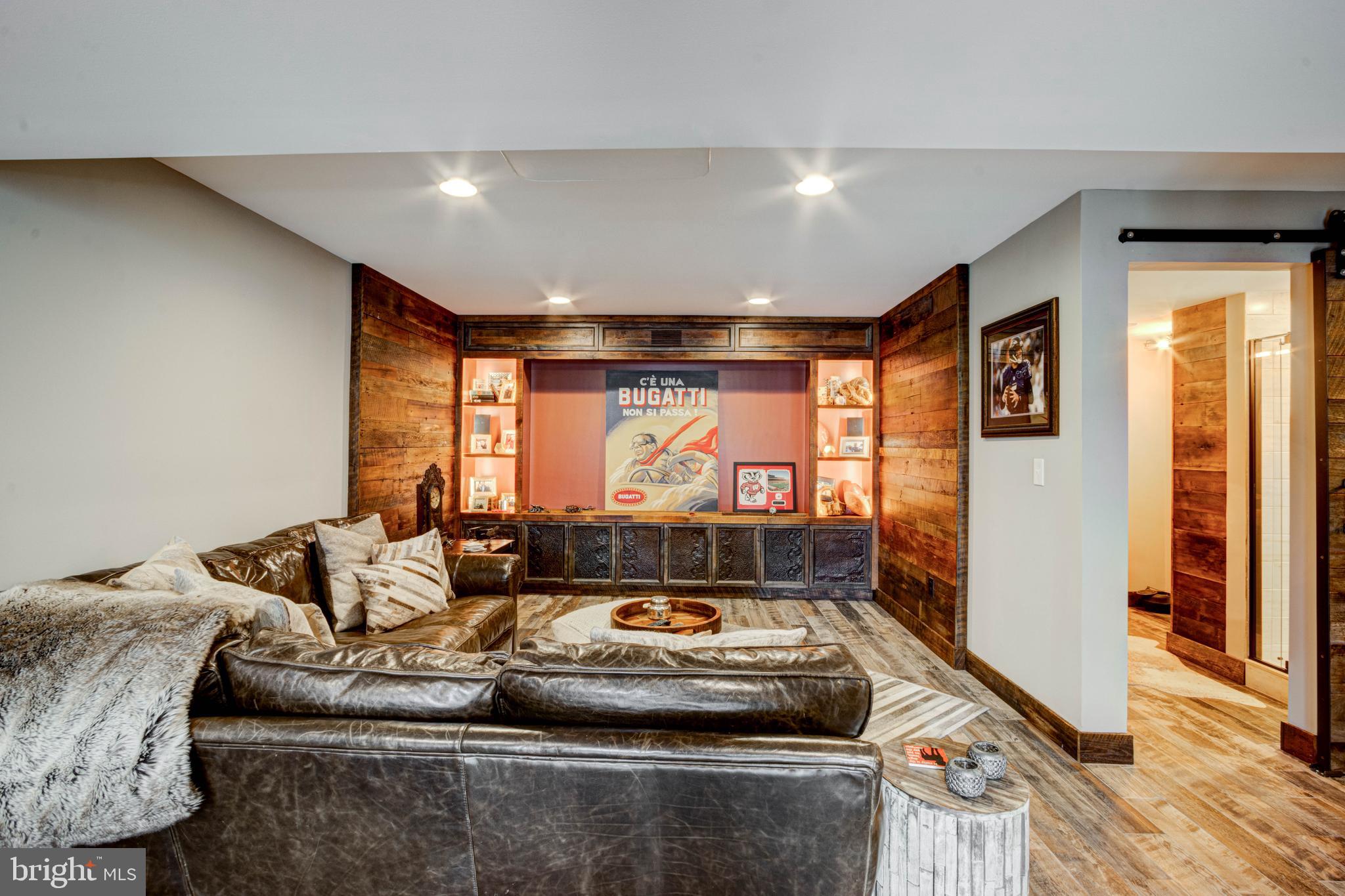 RIVER DOWNS - Residential