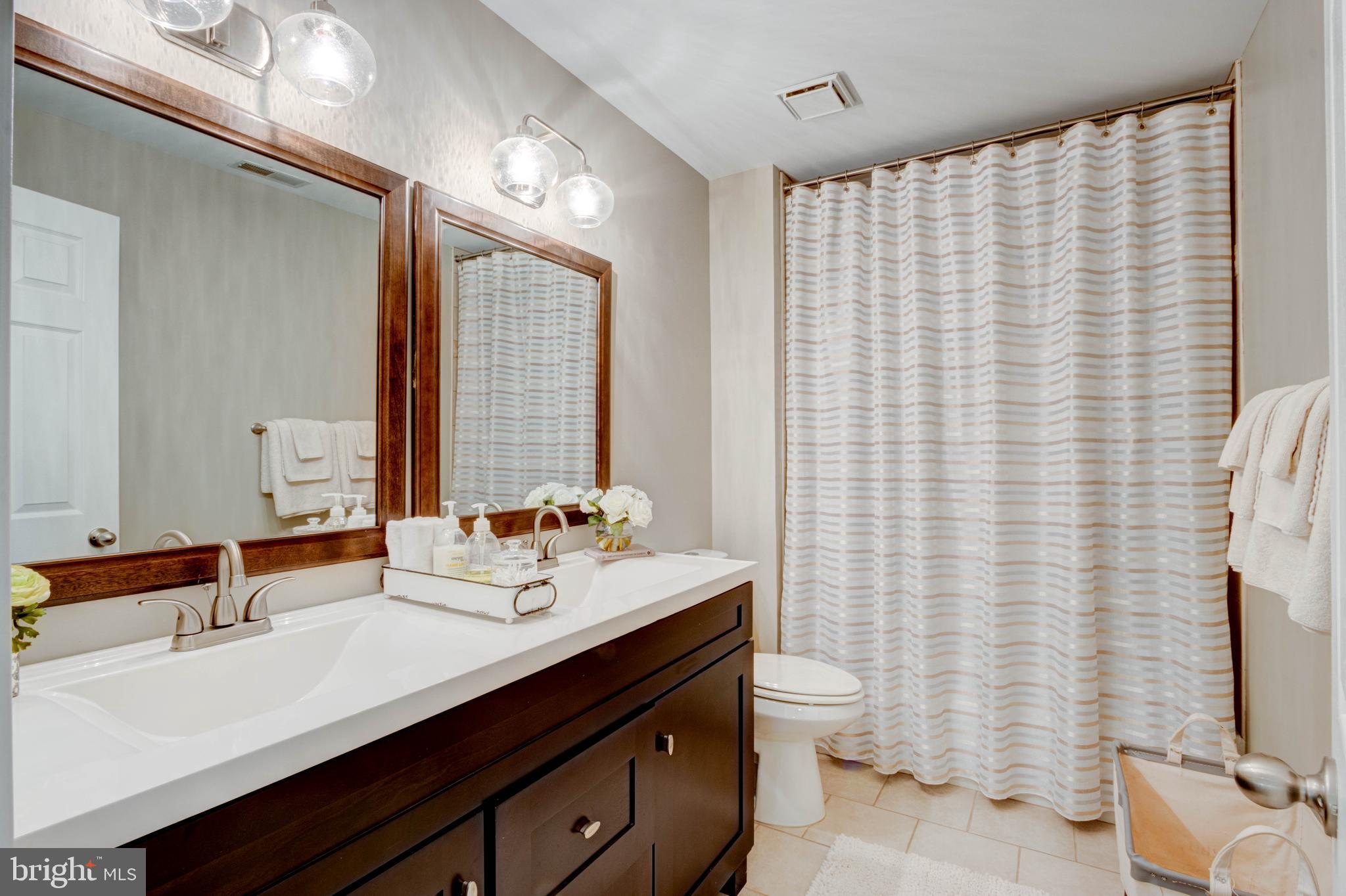 RIVER DOWNS - Residential