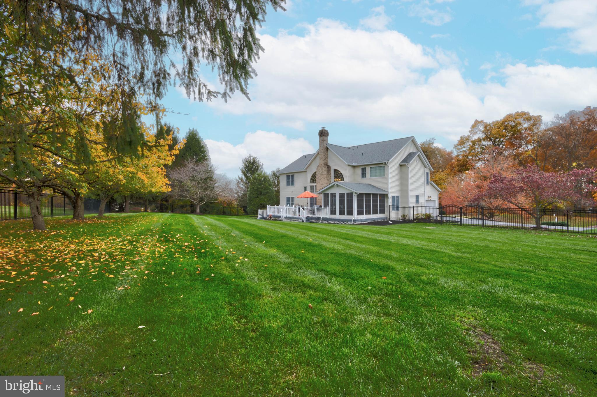 RIVER DOWNS - Residential