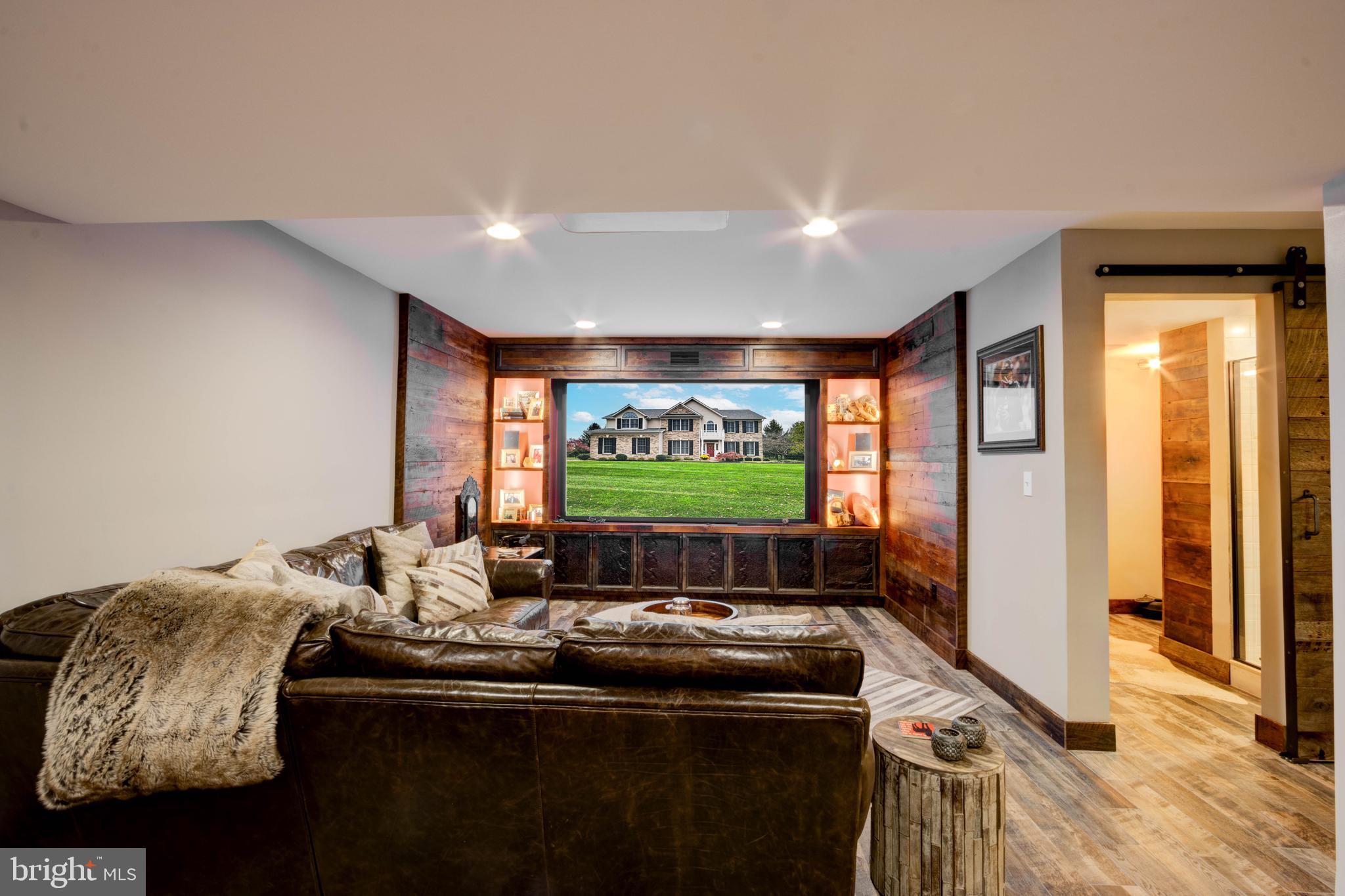 RIVER DOWNS - Residential