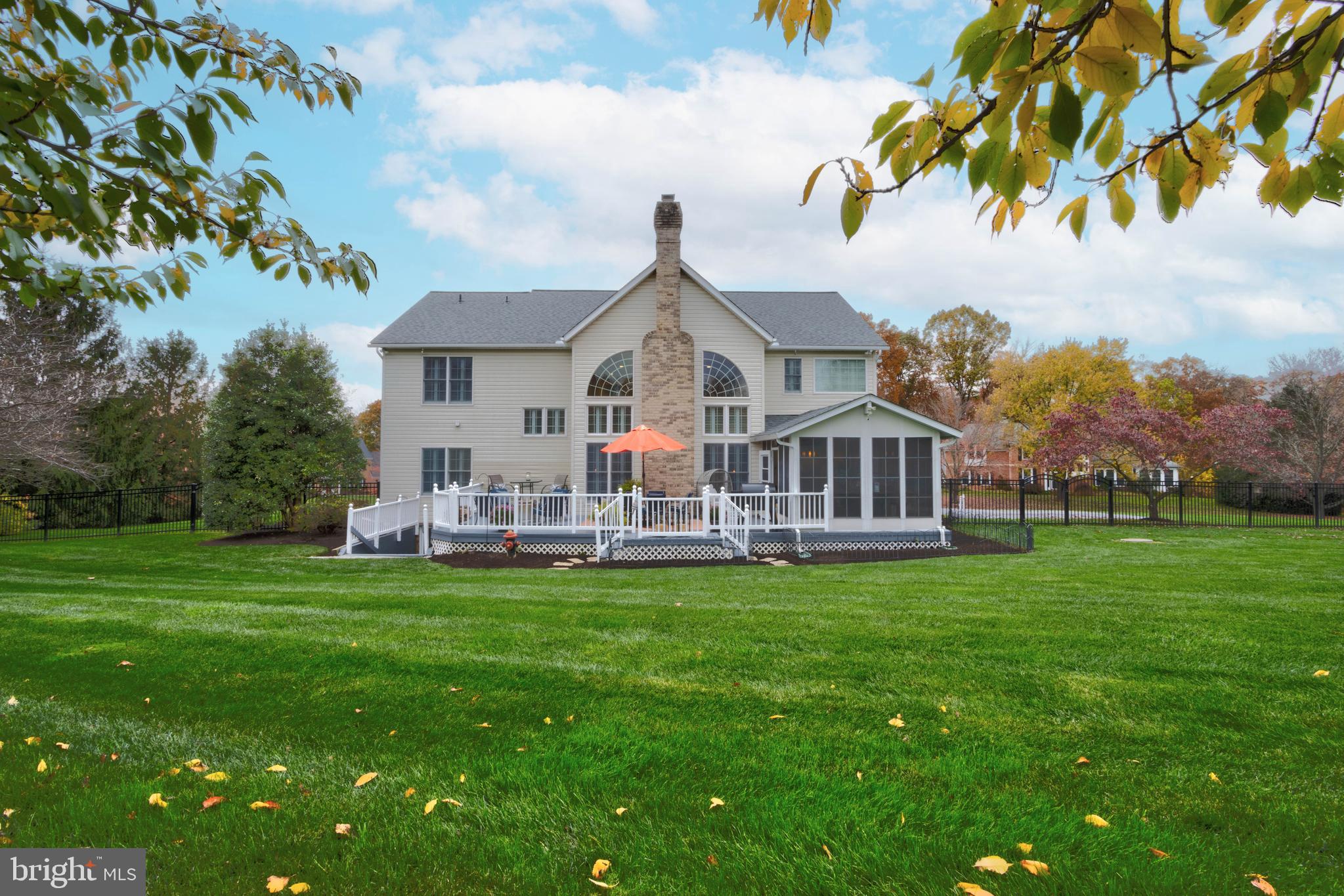 RIVER DOWNS - Residential