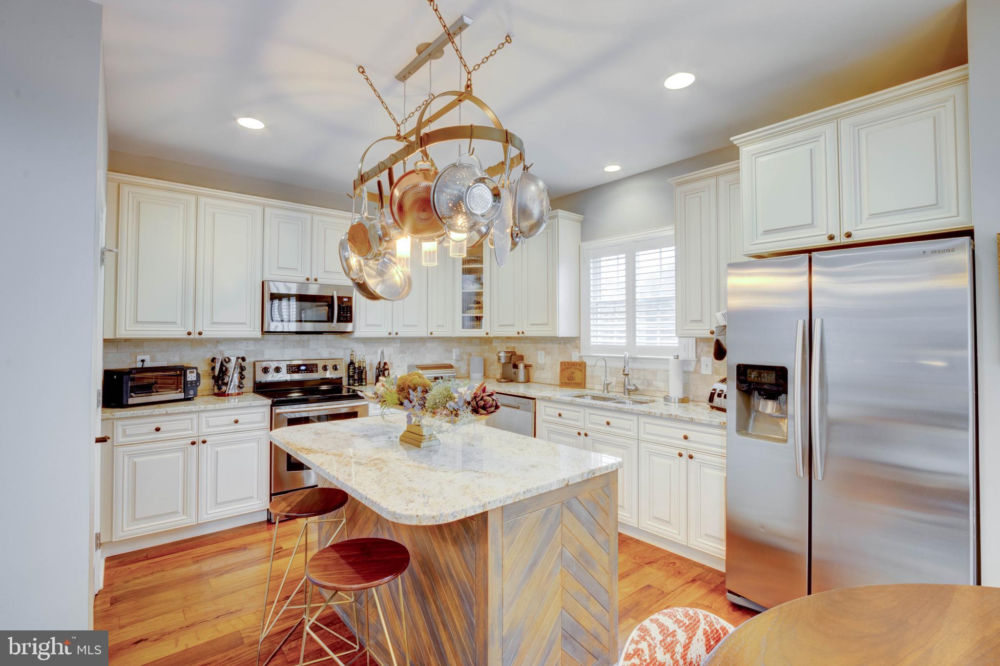 RIVER DOWNS - Residential