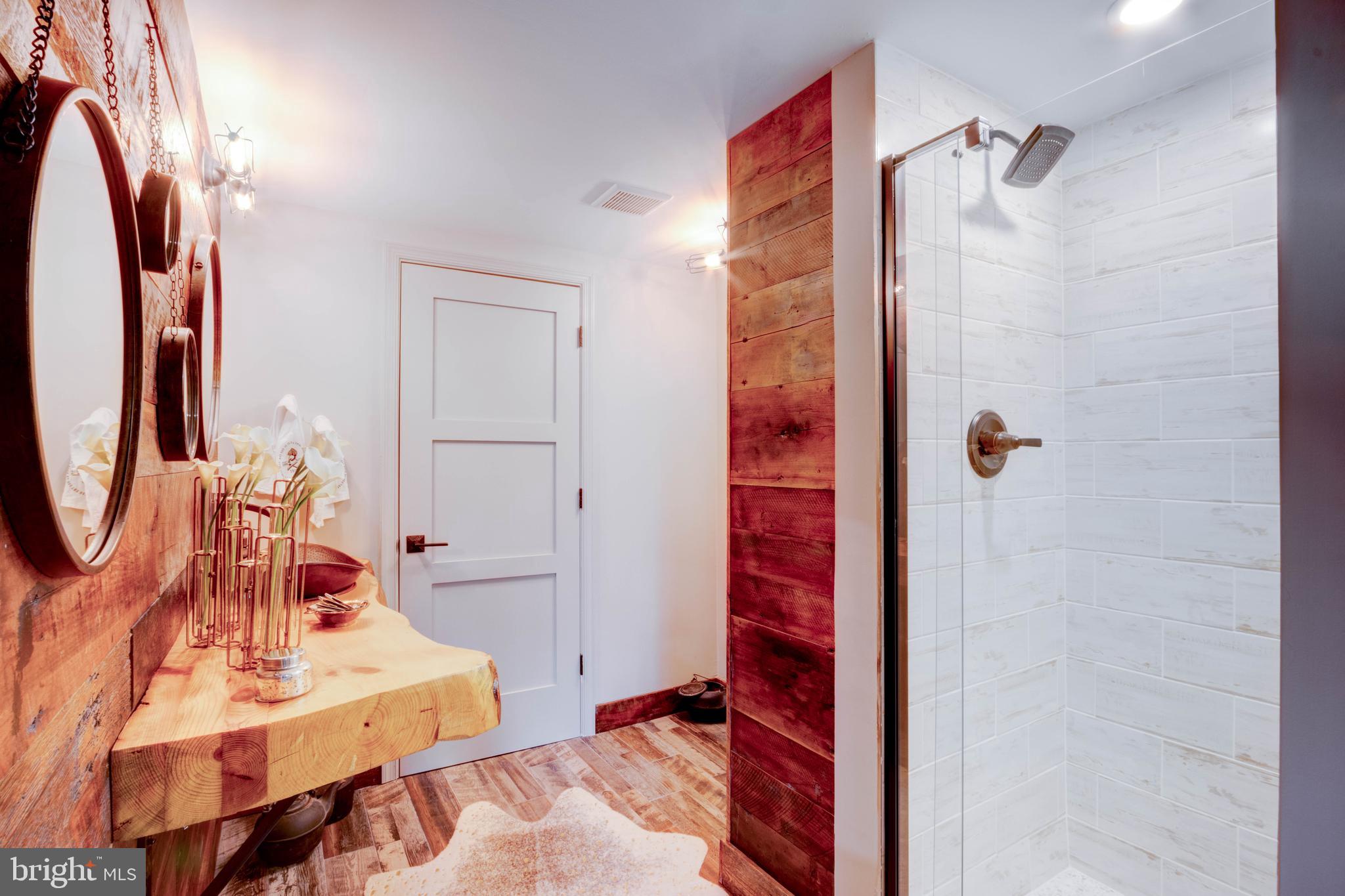 RIVER DOWNS - Residential