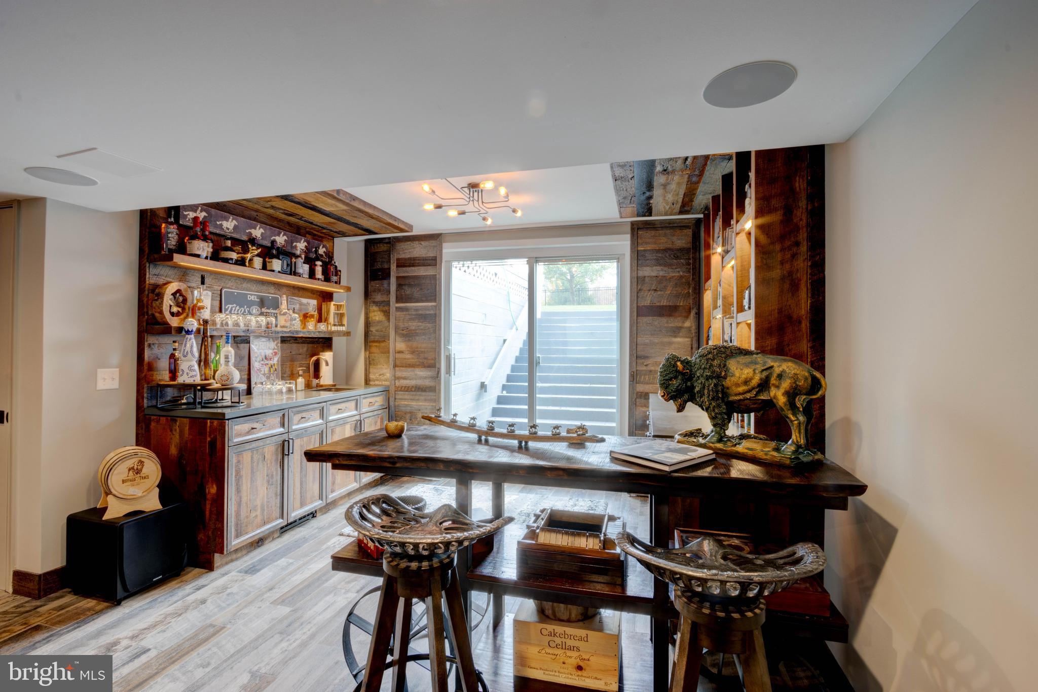 RIVER DOWNS - Residential