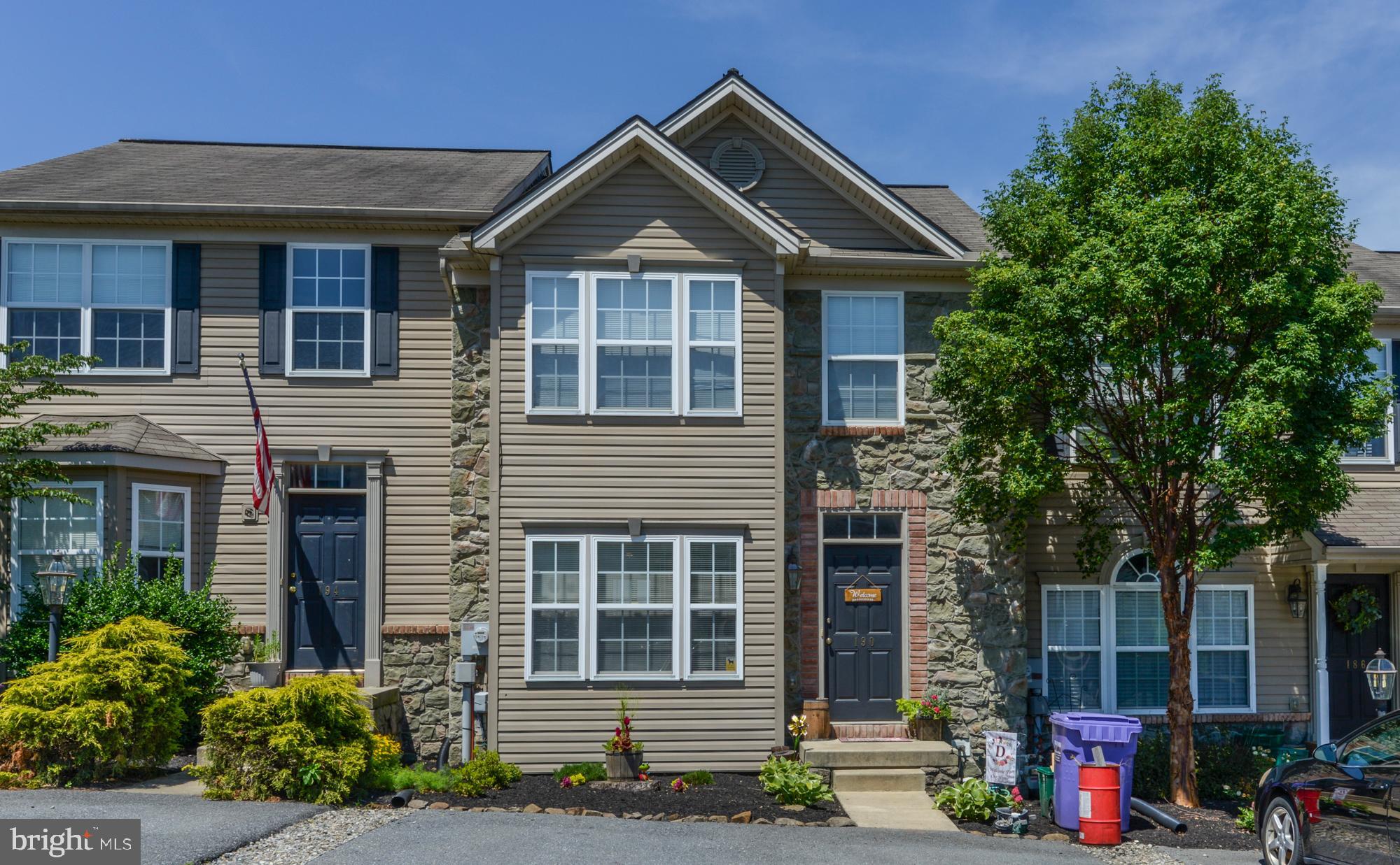 MANOR OAKS - Residential