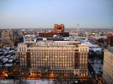 WASHINGTON SQ - Residential Lease