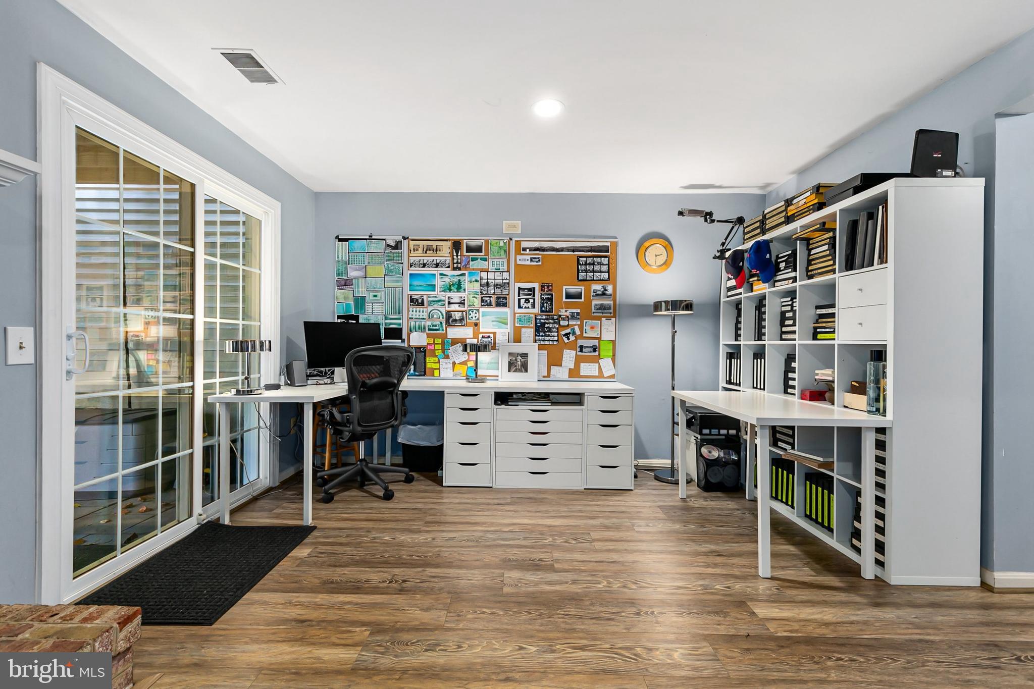 DUMONT OAKS - Residential