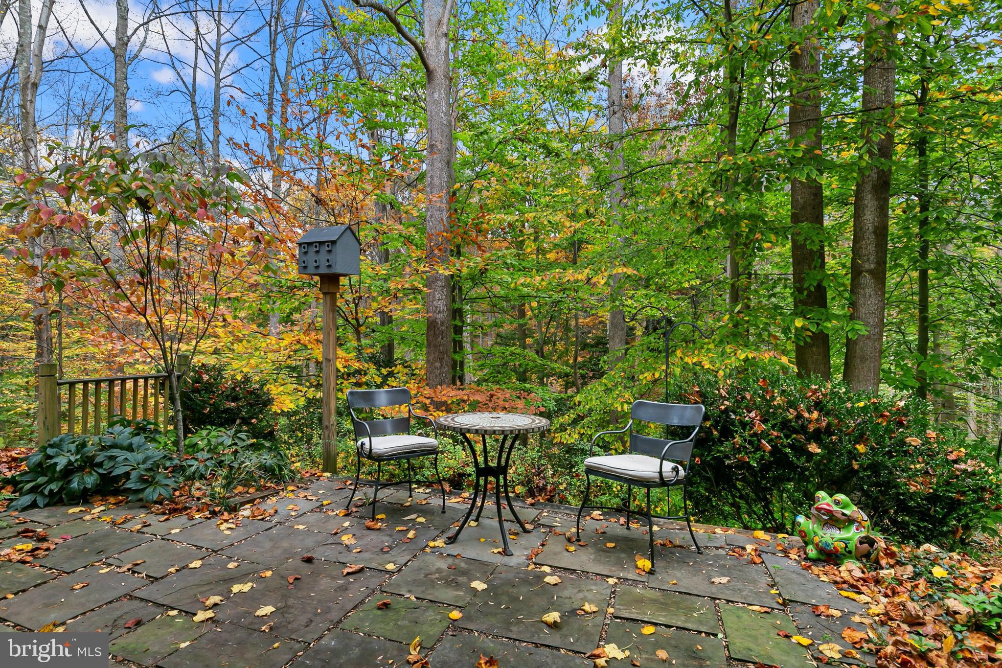 DUMONT OAKS - Residential