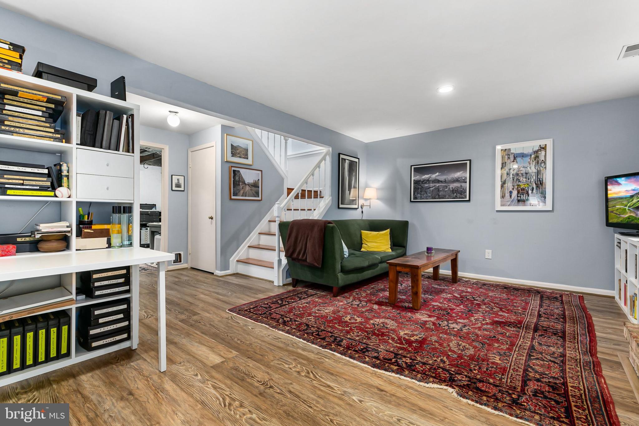 DUMONT OAKS - Residential