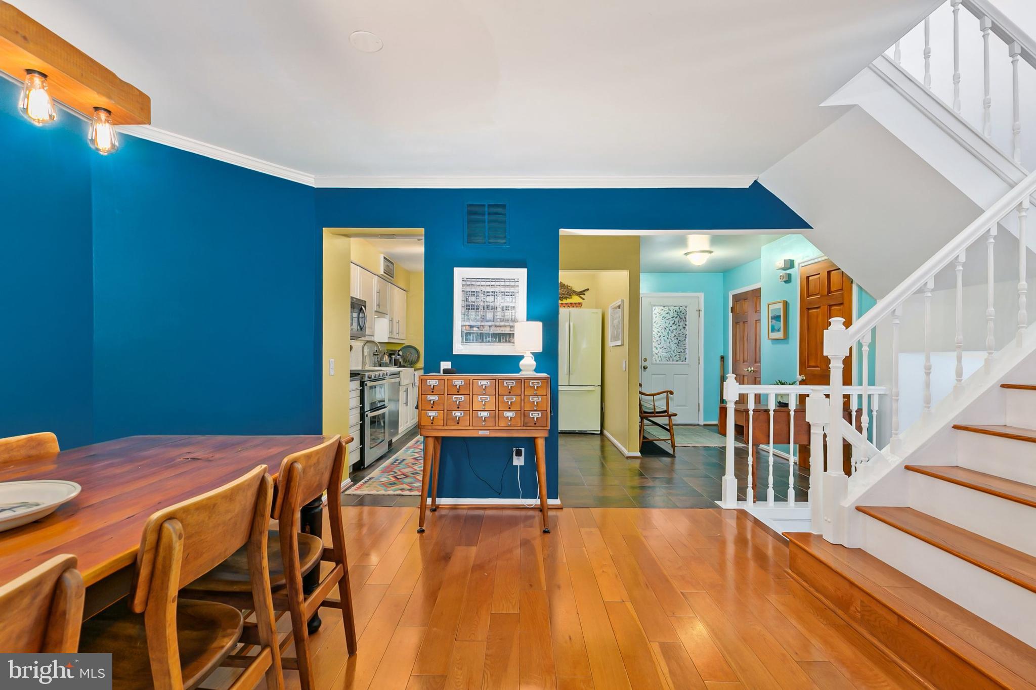 DUMONT OAKS - Residential