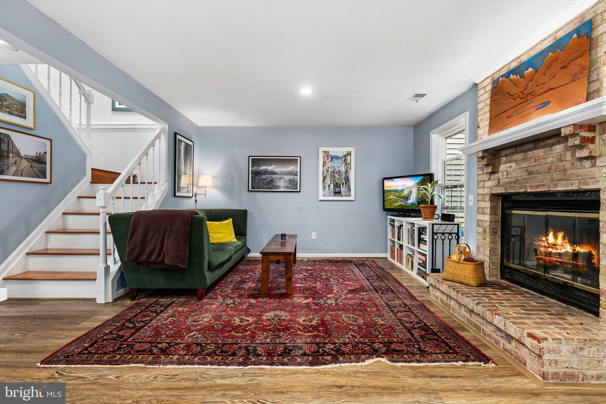 DUMONT OAKS - Residential