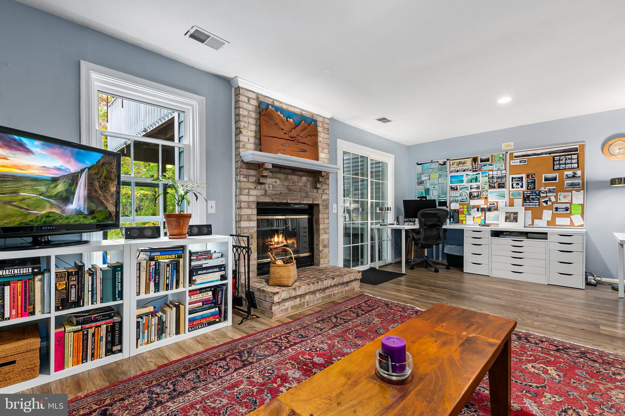 DUMONT OAKS - Residential