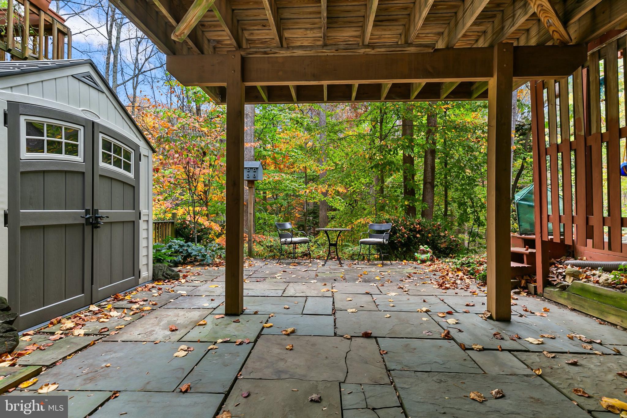 DUMONT OAKS - Residential