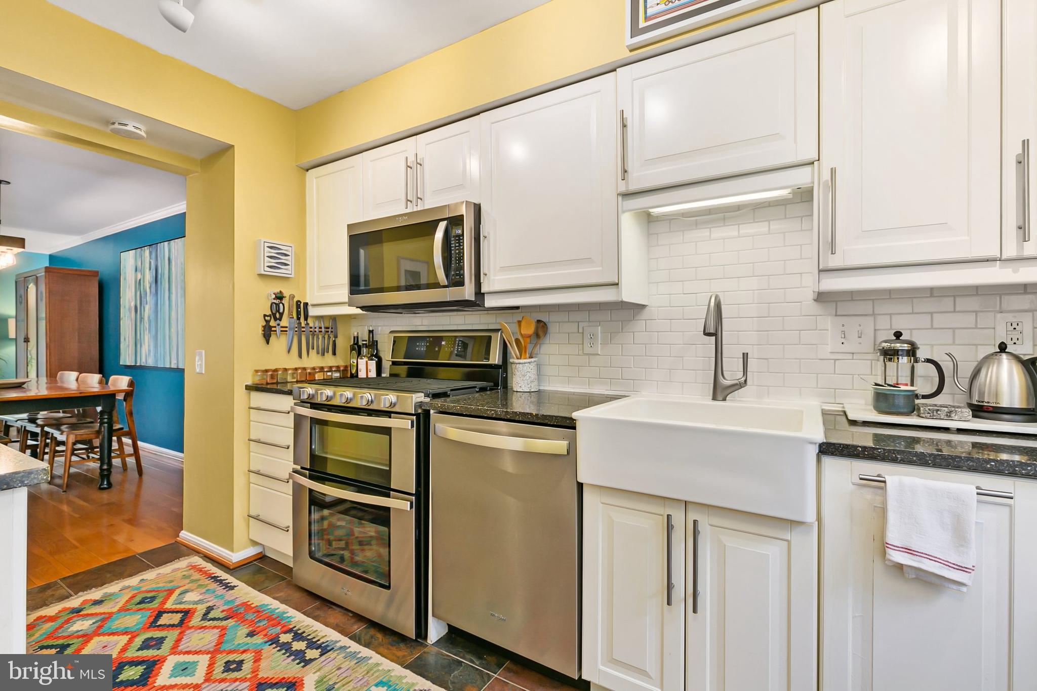 DUMONT OAKS - Residential