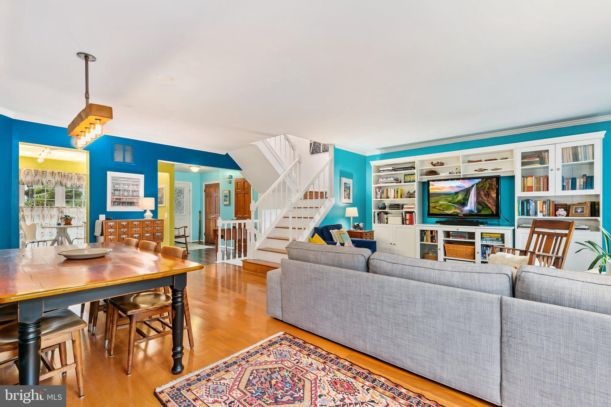 DUMONT OAKS - Residential