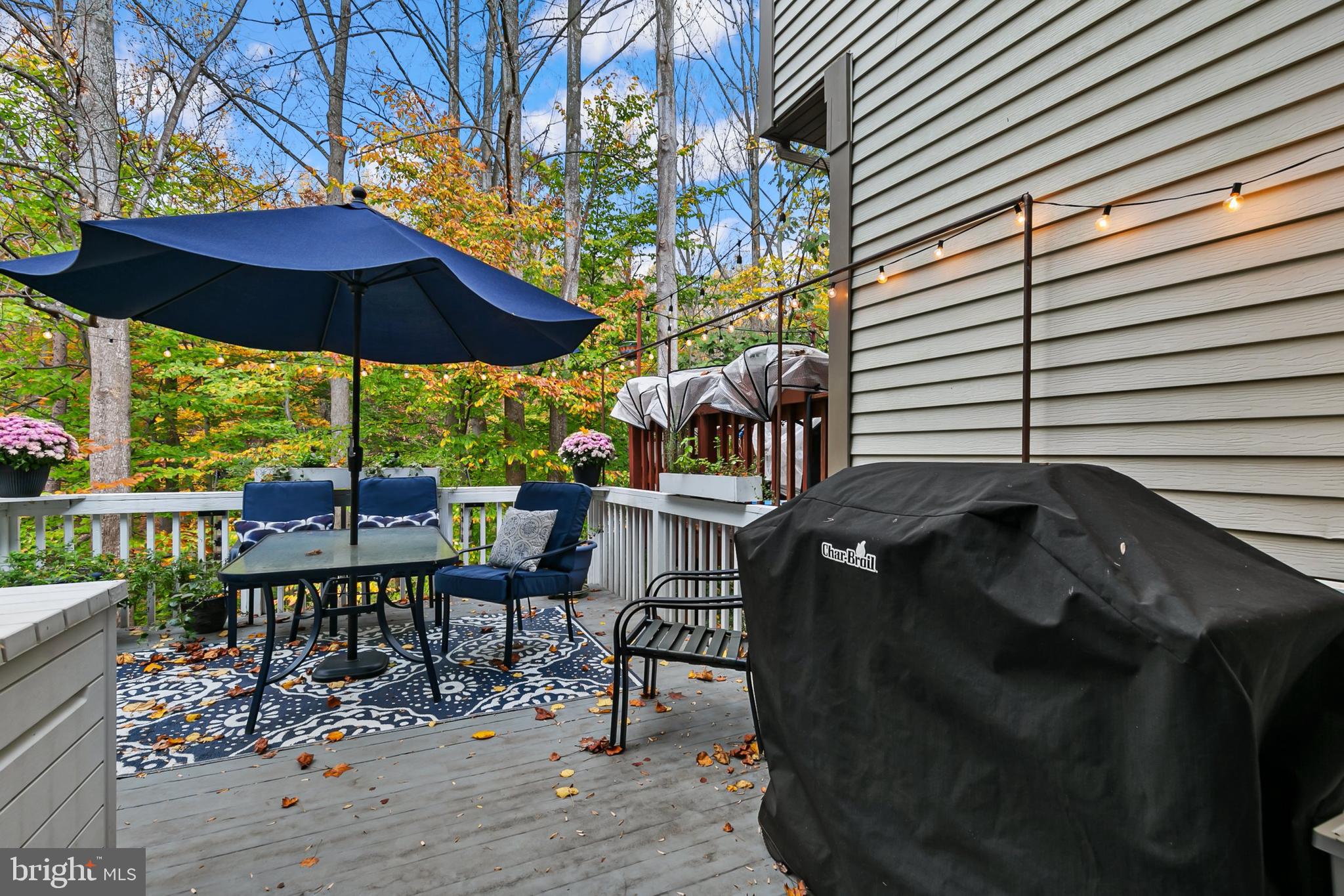 DUMONT OAKS - Residential