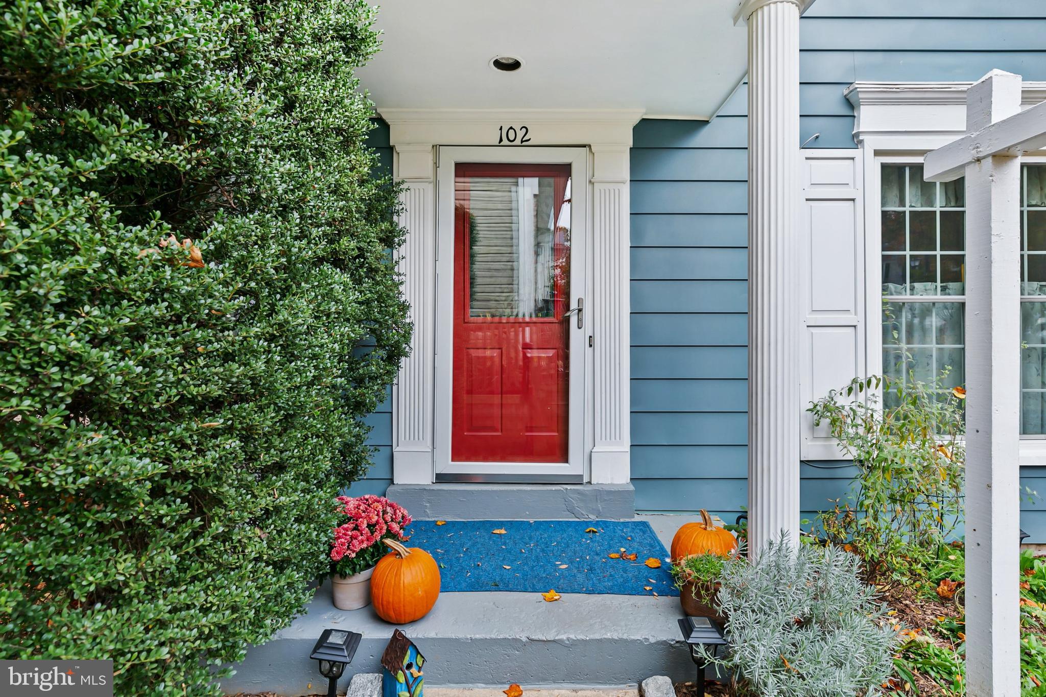 DUMONT OAKS - Residential