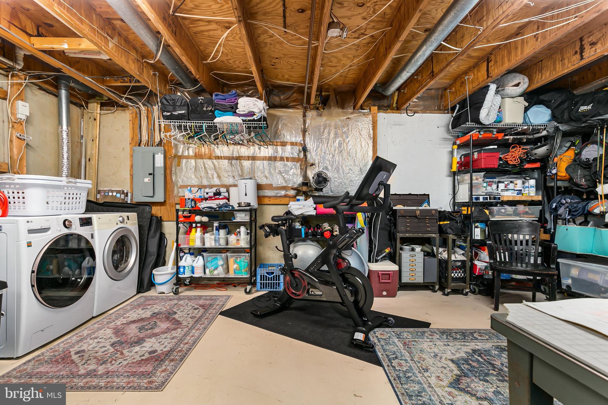 DUMONT OAKS - Residential