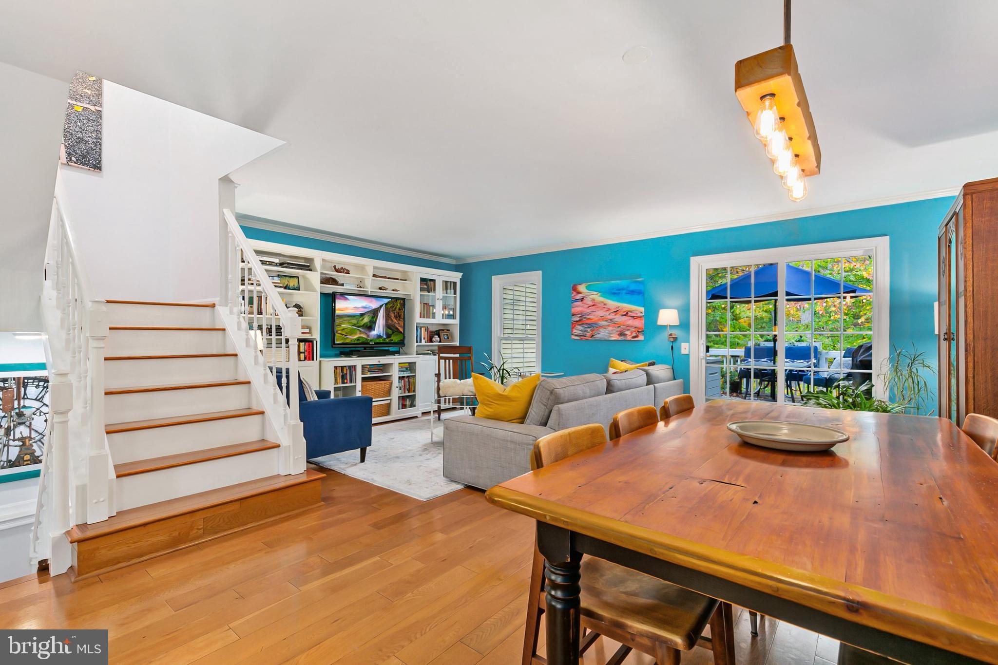 DUMONT OAKS - Residential