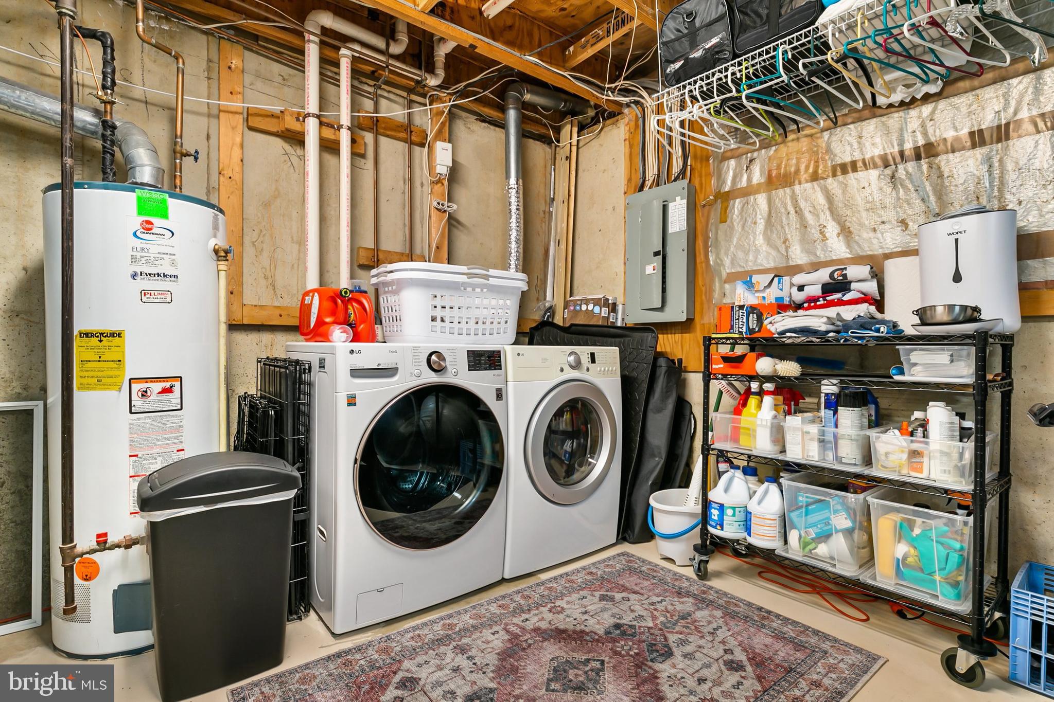 DUMONT OAKS - Residential