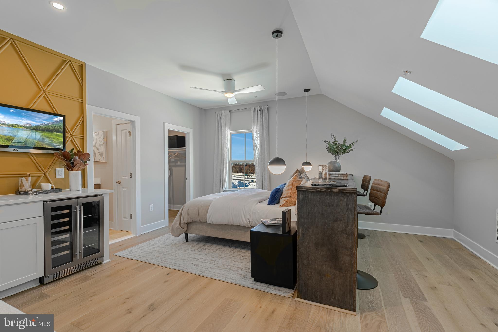 VANTAGE HILL - Residential