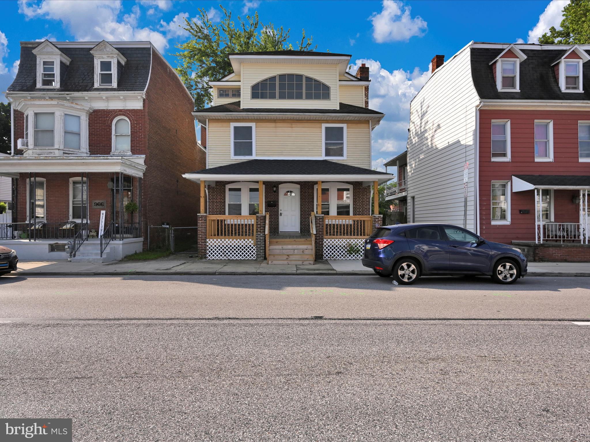 960 E PHILADELPHIA STREET