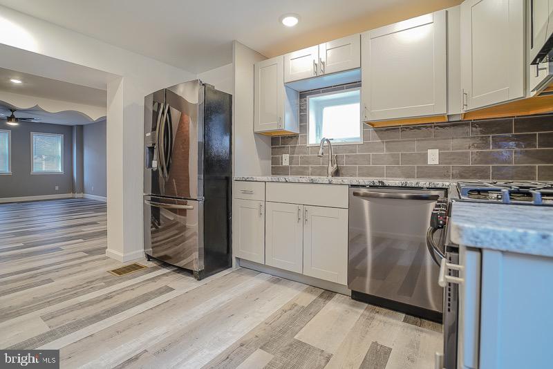 PORT RICHMOND - Residential