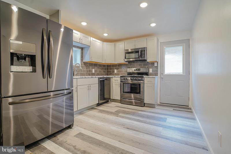 PORT RICHMOND - Residential
