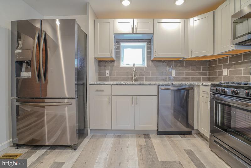 PORT RICHMOND - Residential