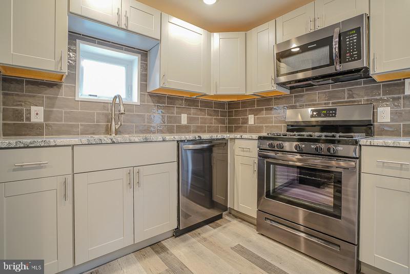PORT RICHMOND - Residential