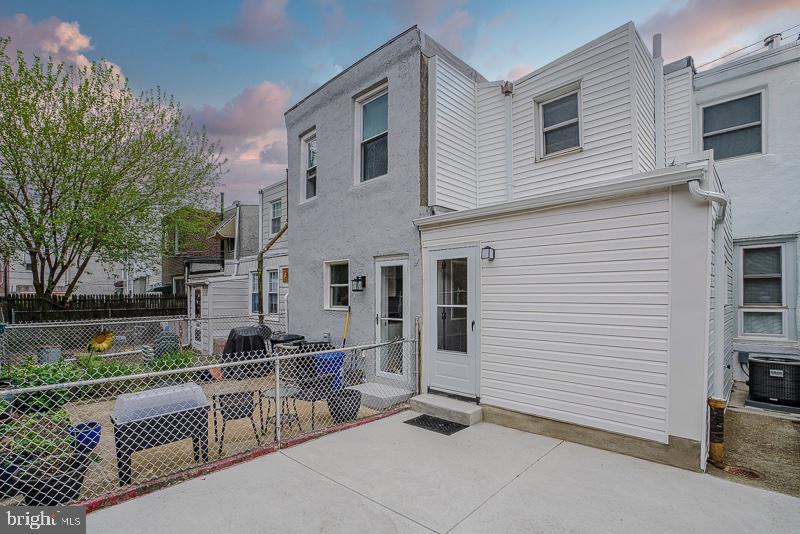 PORT RICHMOND - Residential