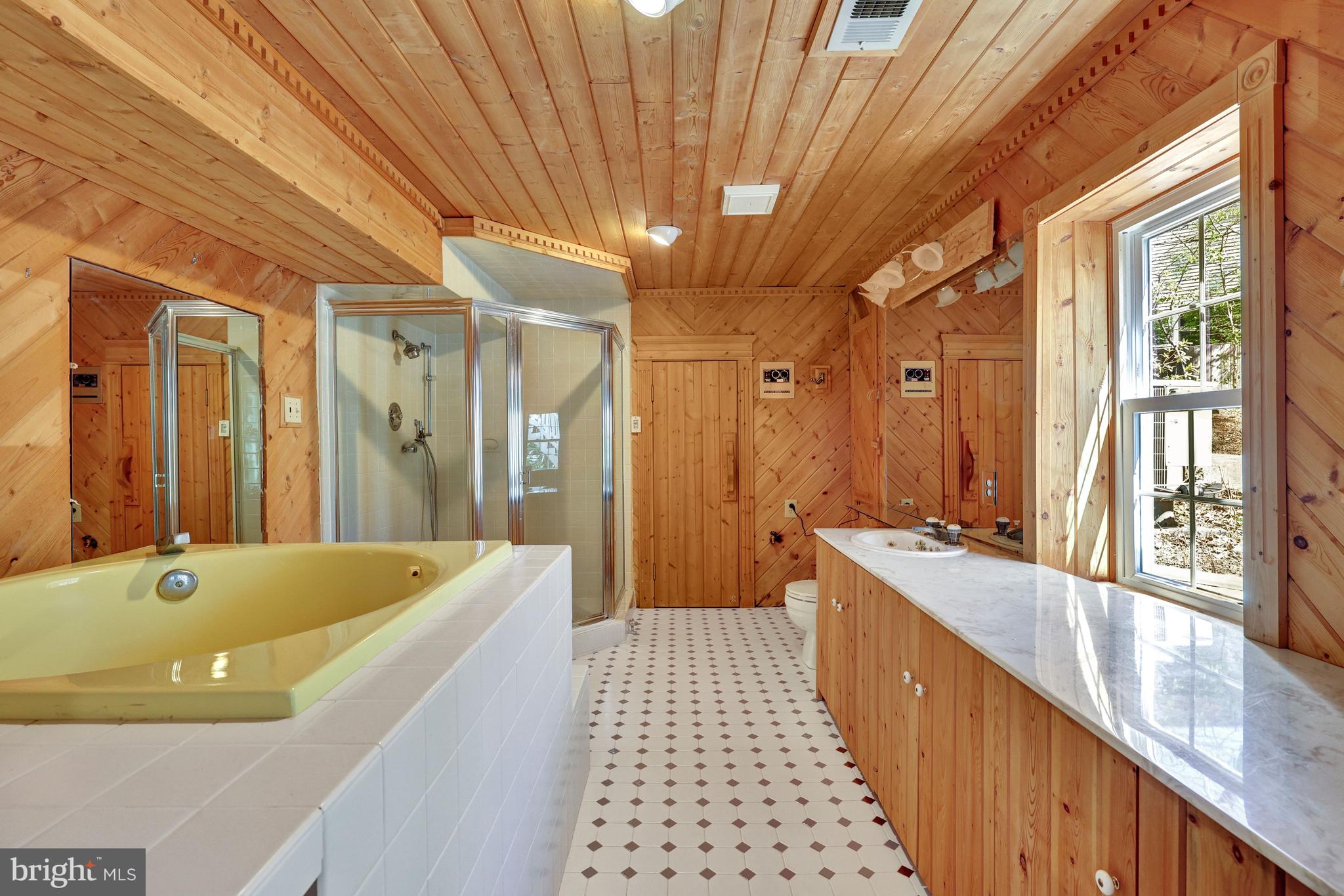 LANGLEY OAKS - Residential