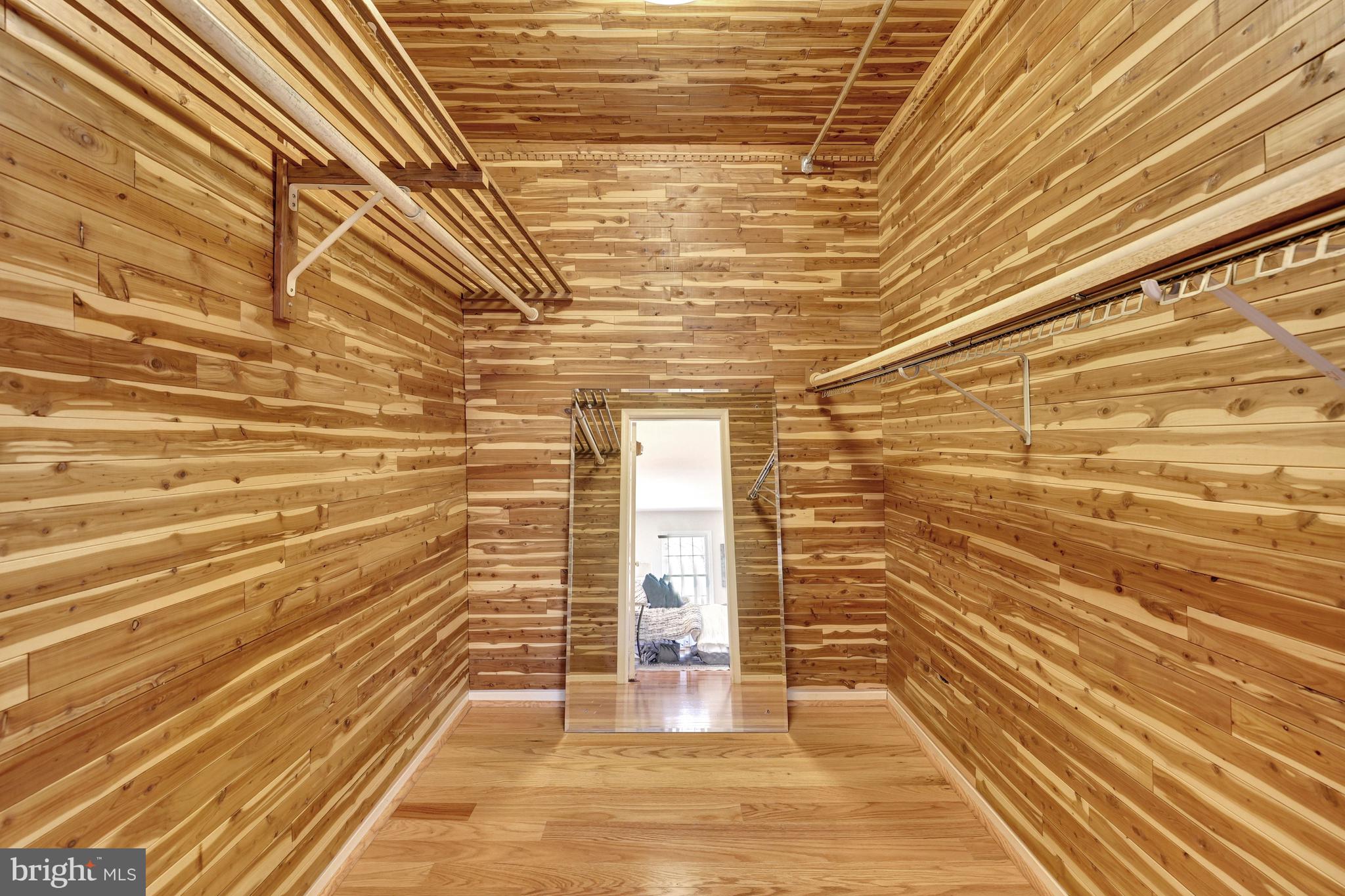 LANGLEY OAKS - Residential