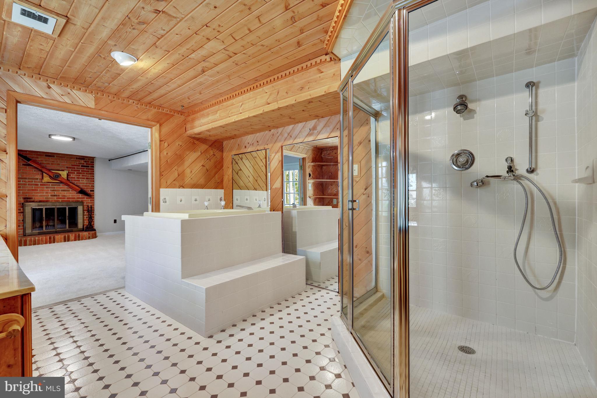 LANGLEY OAKS - Residential