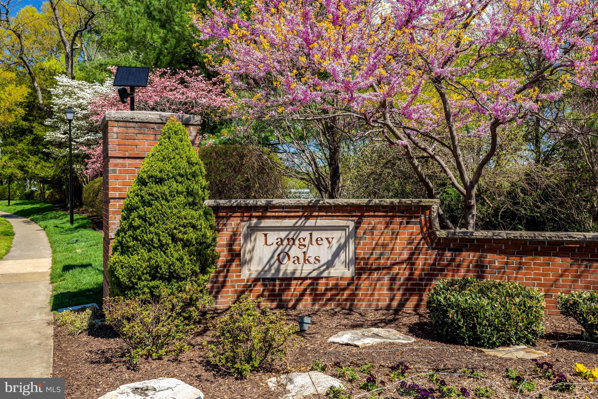 LANGLEY OAKS - Residential