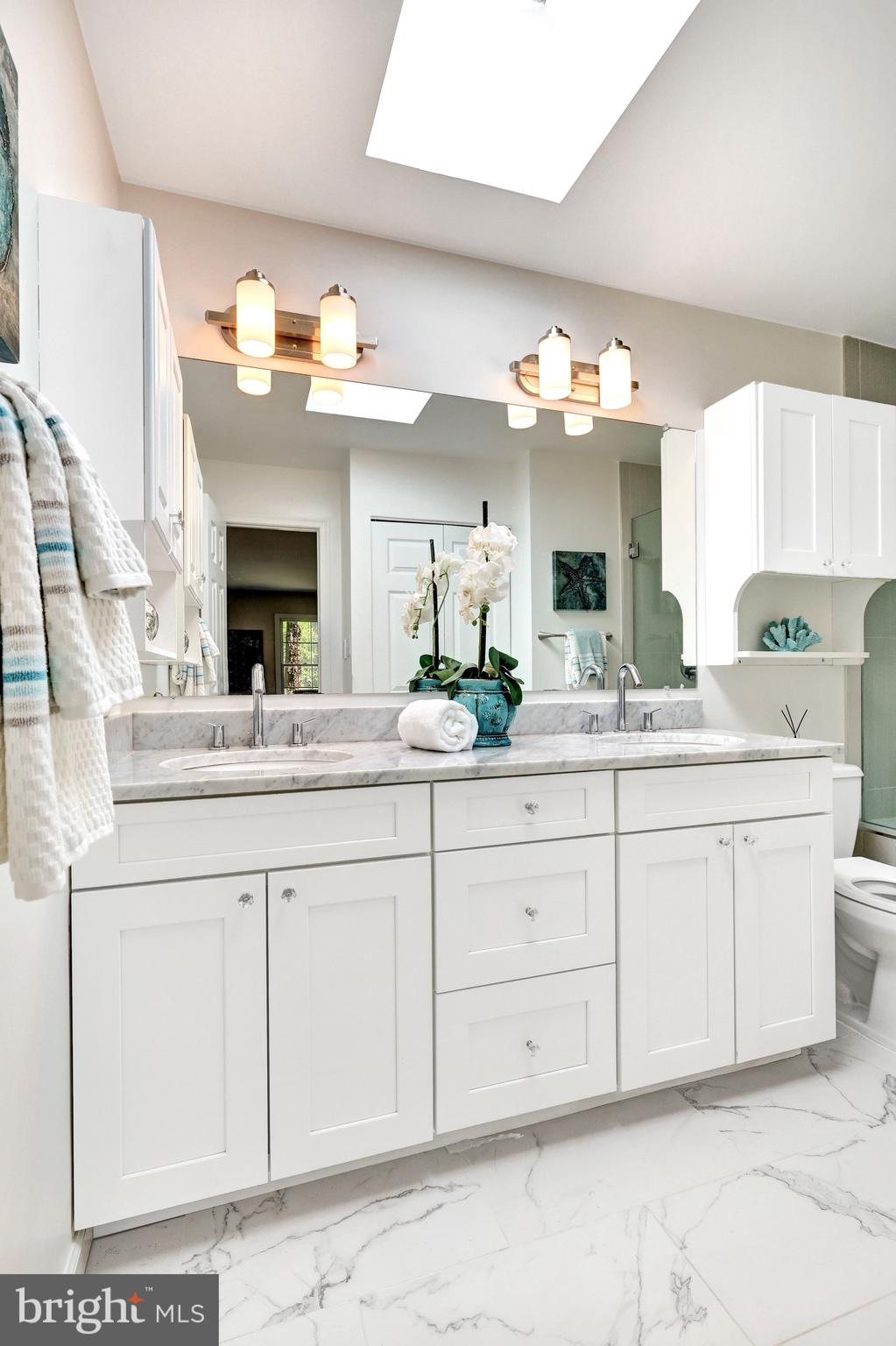 LANGLEY OAKS - Residential