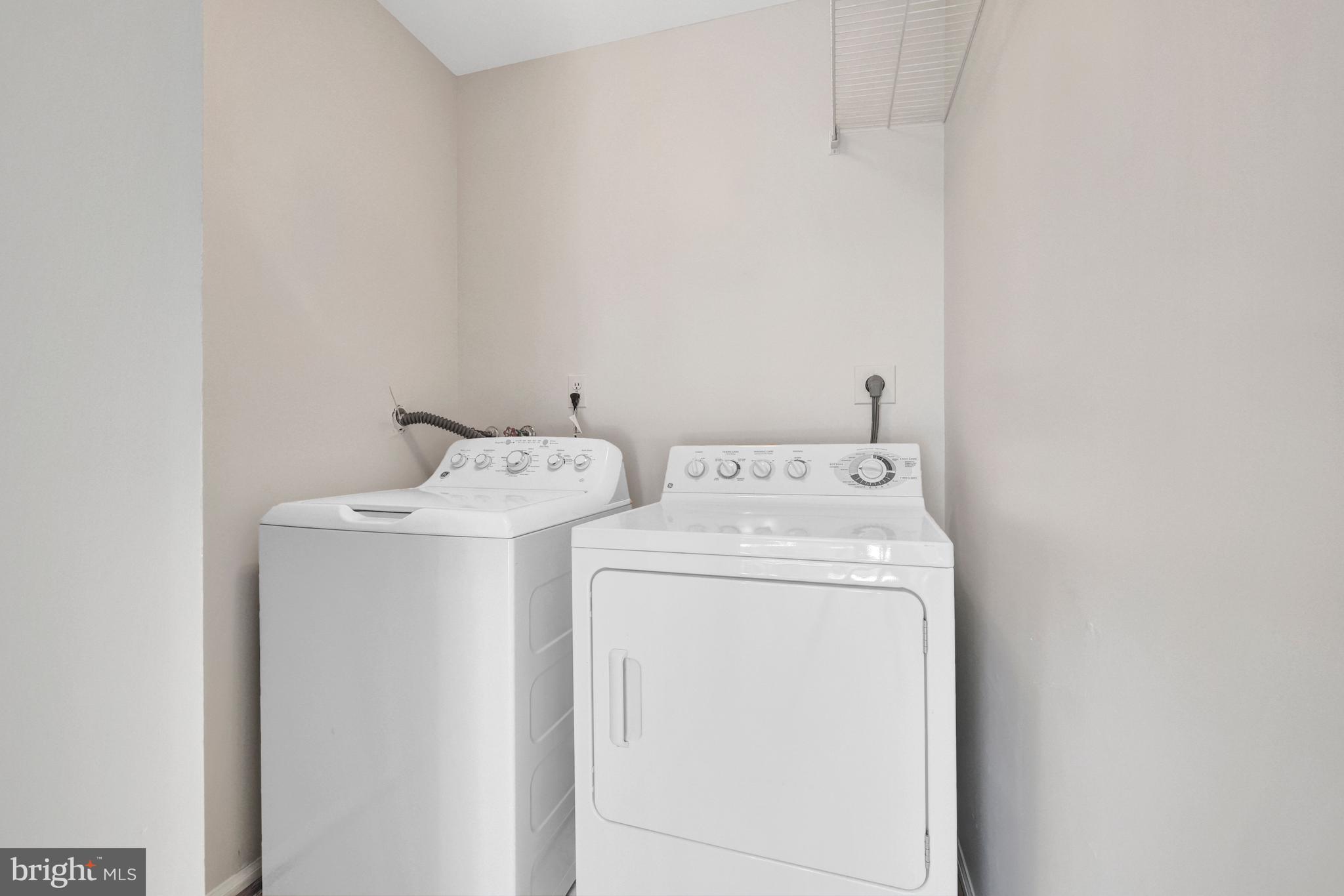 LANGLEY OAKS - Residential