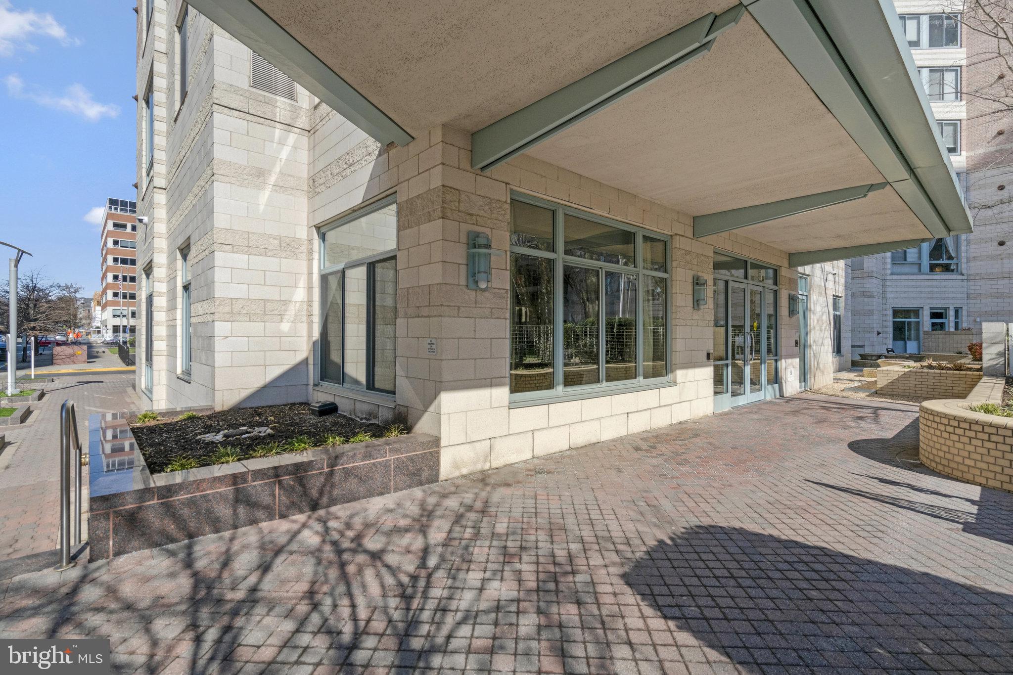 851 N GLEBE ROAD 1813